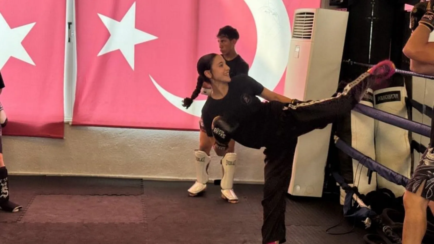 Marmaris'in şampiyon sporcuları destek bekliyor