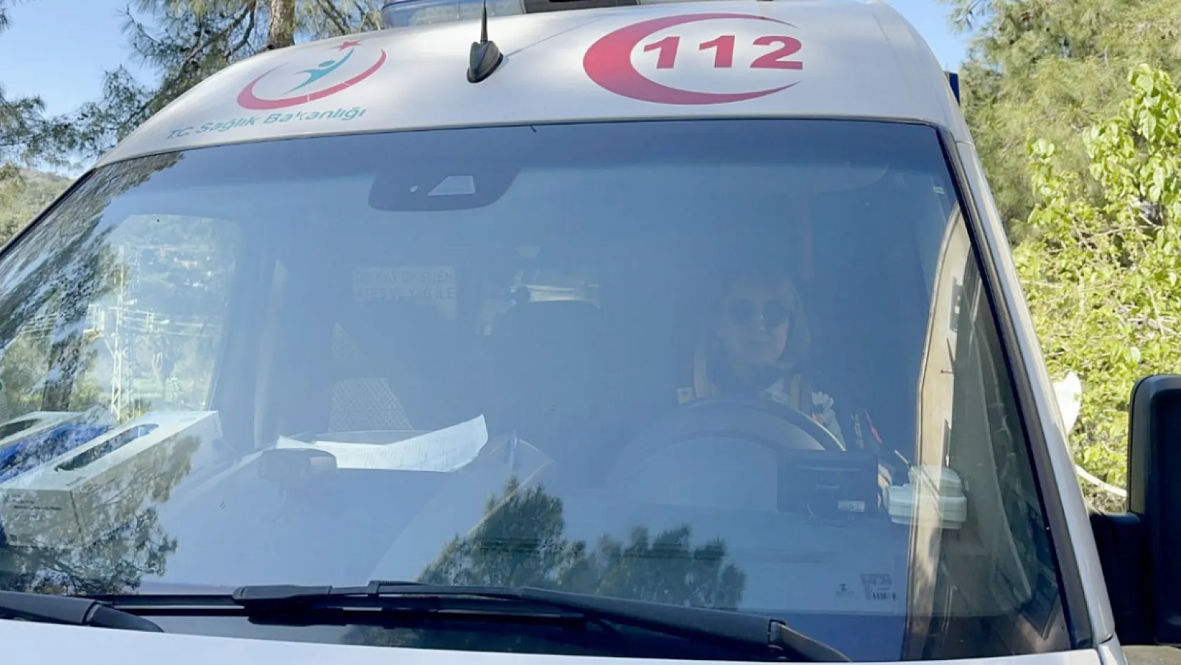 Marmaris'in tek kadın ambulans sürücüsü Fatma Nur Uçar: 'Önceliğimiz hayat kurtarmak'