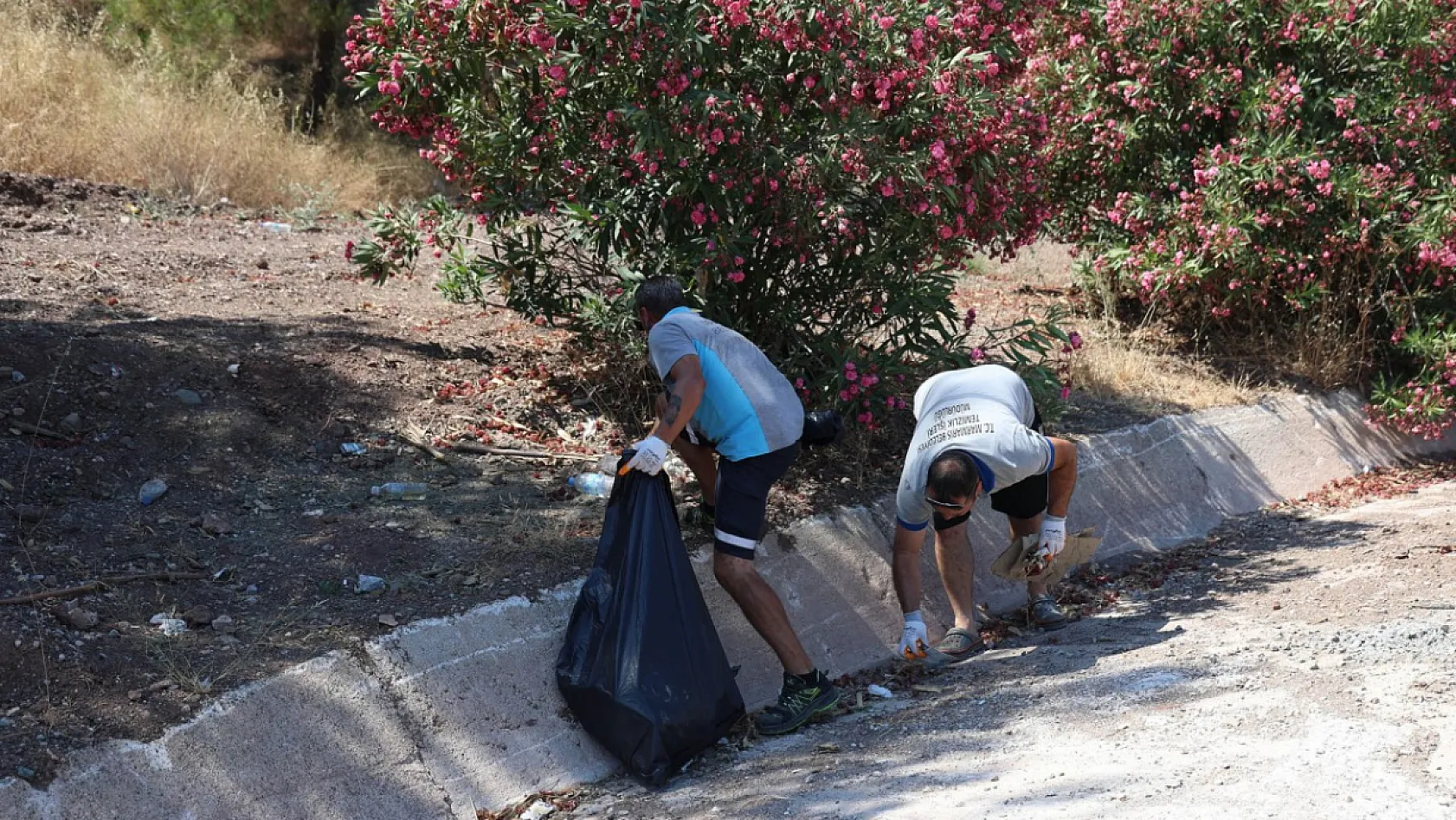 Marmaris Seyir Tepesi'nde Çevre Temizliği Yapıldı
