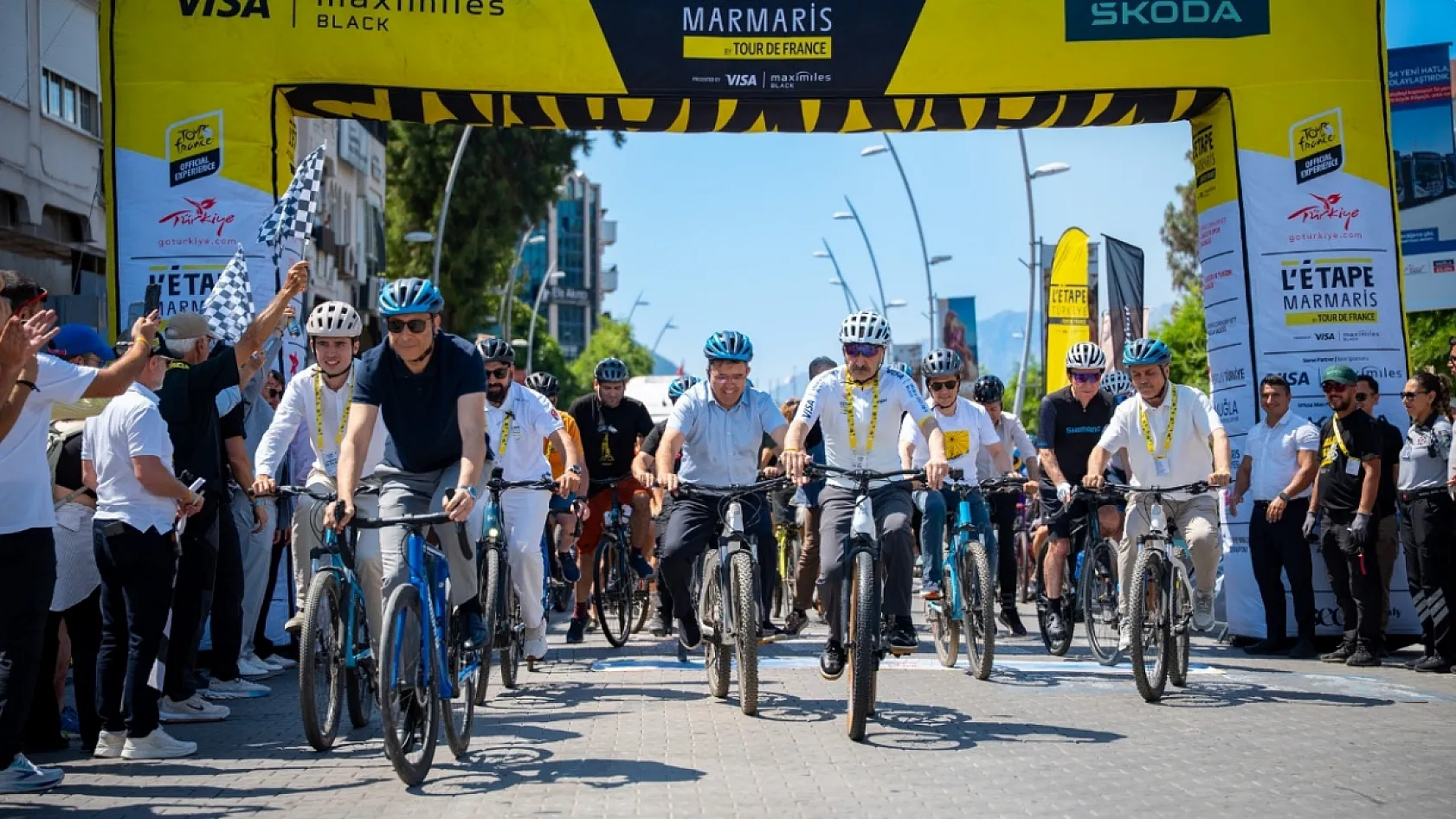 Marmaris'te 'L'Etape by Tour de France' bisiklet festivali kapsamında halk sürüşü yapıldı