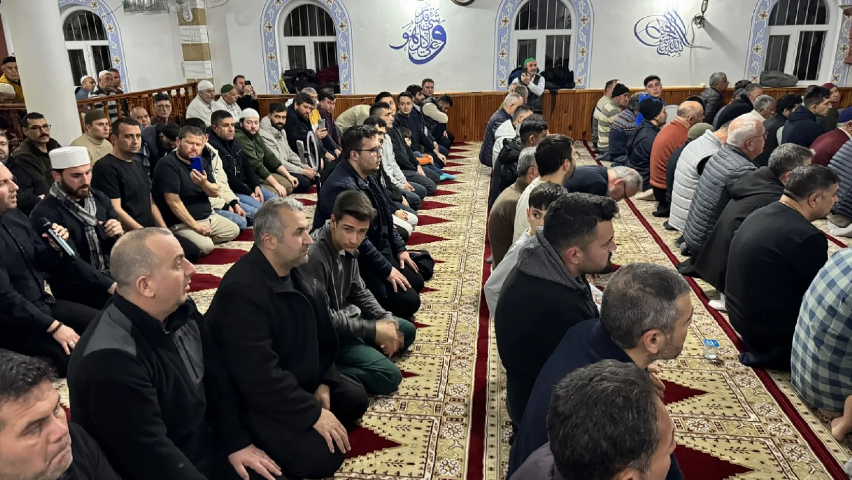 Marmaris'te Enderun usulüyle teravih kılındı