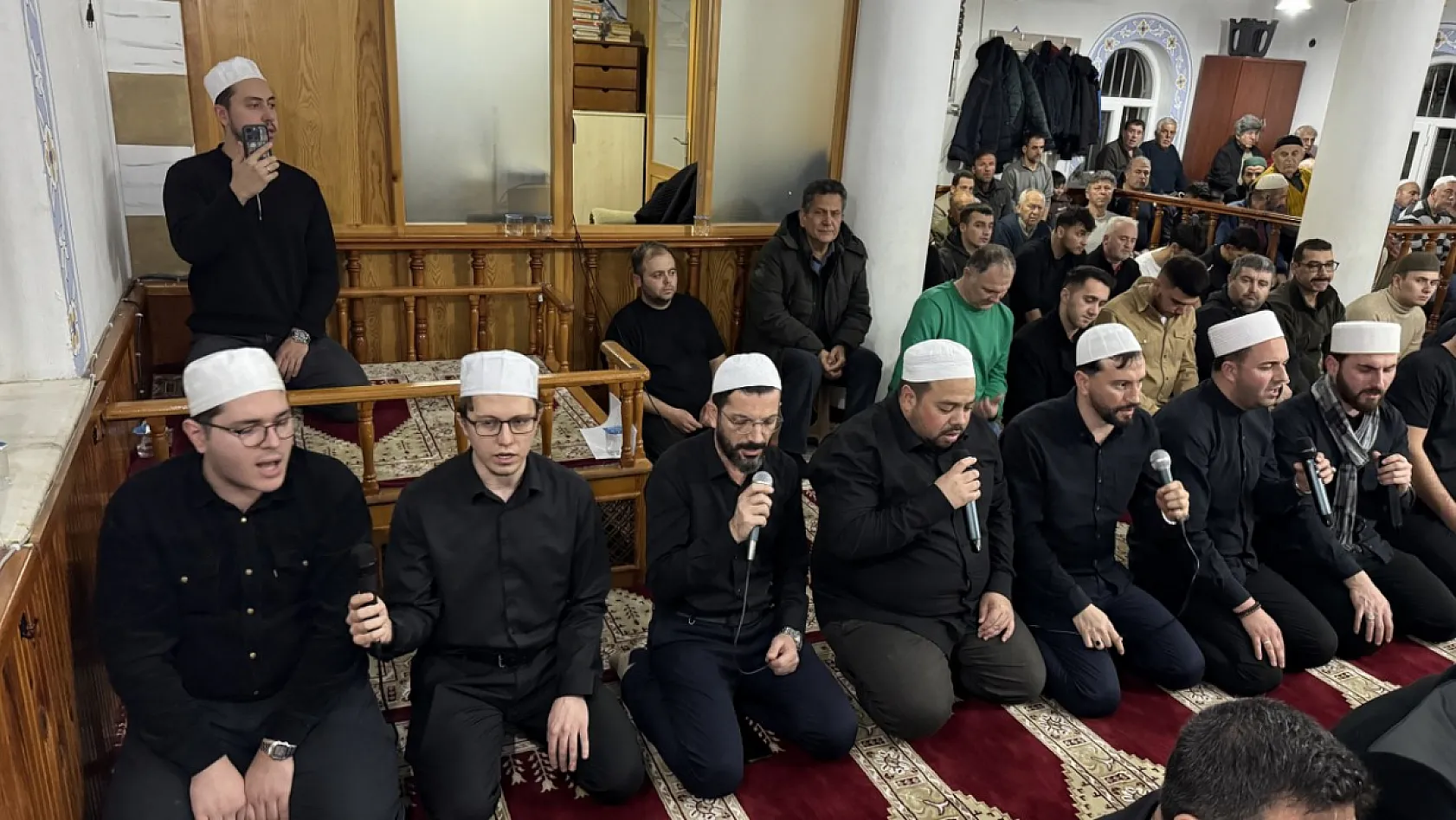 Marmaris'te Enderun usulüyle teravih kılındı