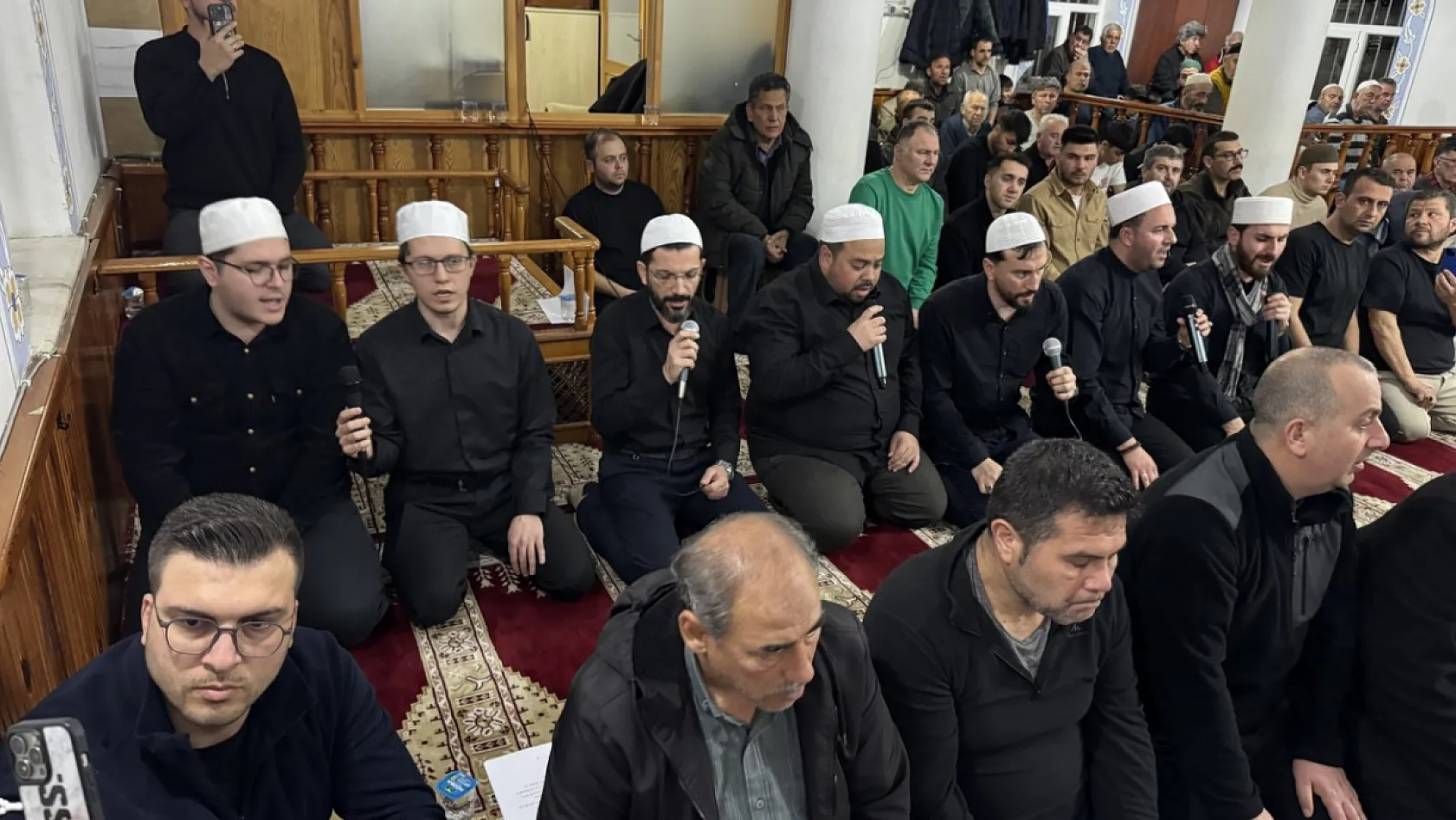 Marmaris'te Enderun usulüyle teravih kılındı