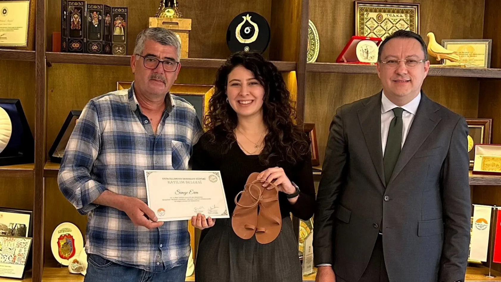 Marmaris'te 'Geleneksel Sandalet Eğitimi' tamamlandı