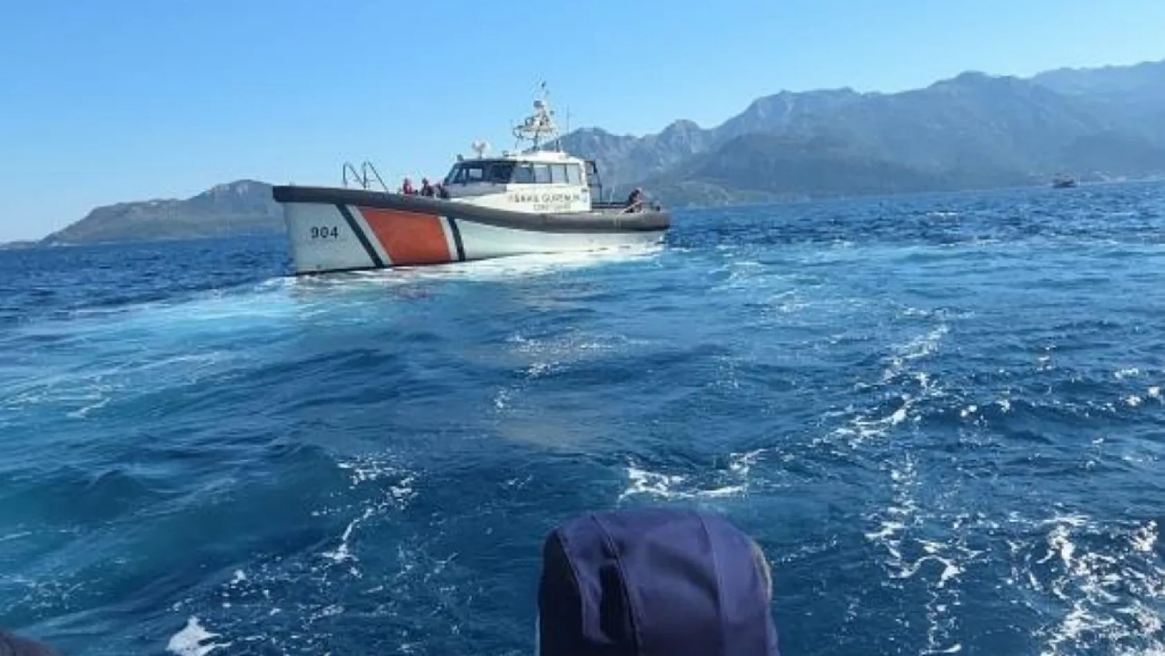 Marmaris'te gezi teknesi battı, yolcular tahliye edildi