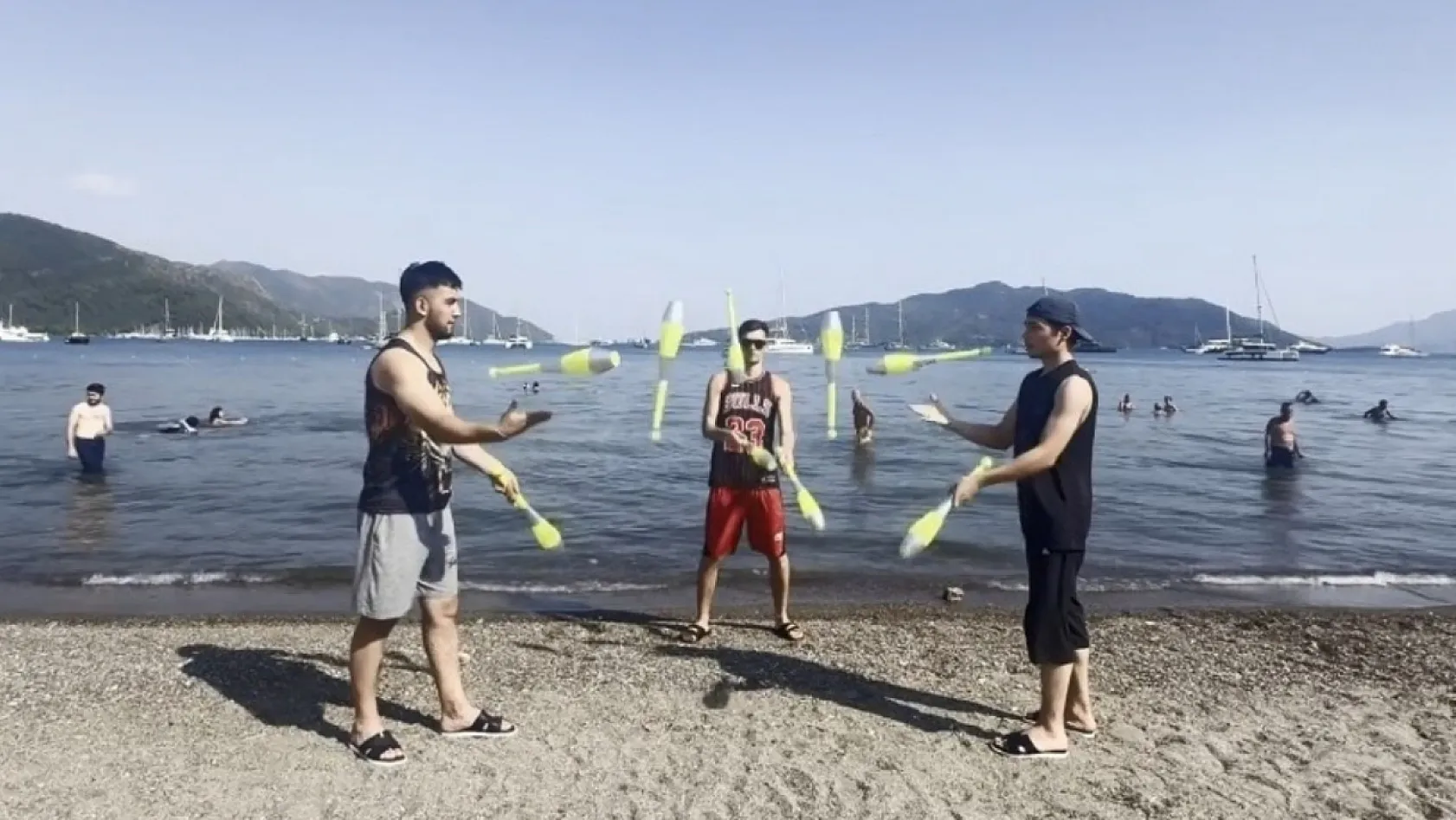 Marmaris'te sıcak havayla birlikte sahiller hareketlendi