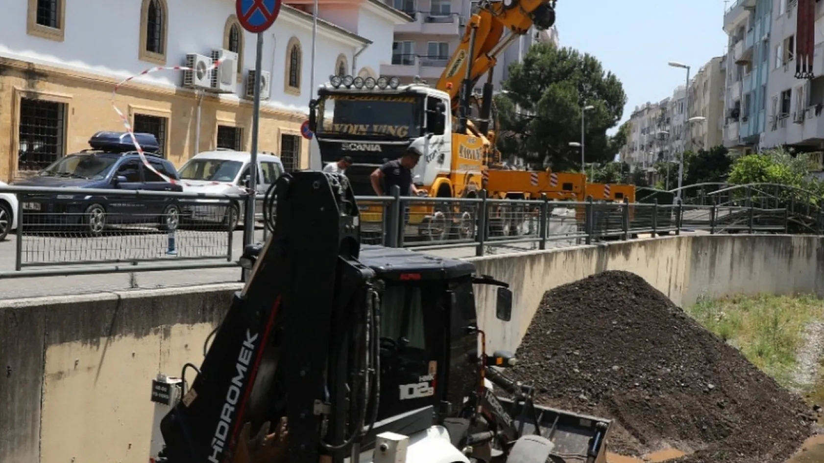 Marmaris'te 15 bin 200 metre dere temizliği yapıldı