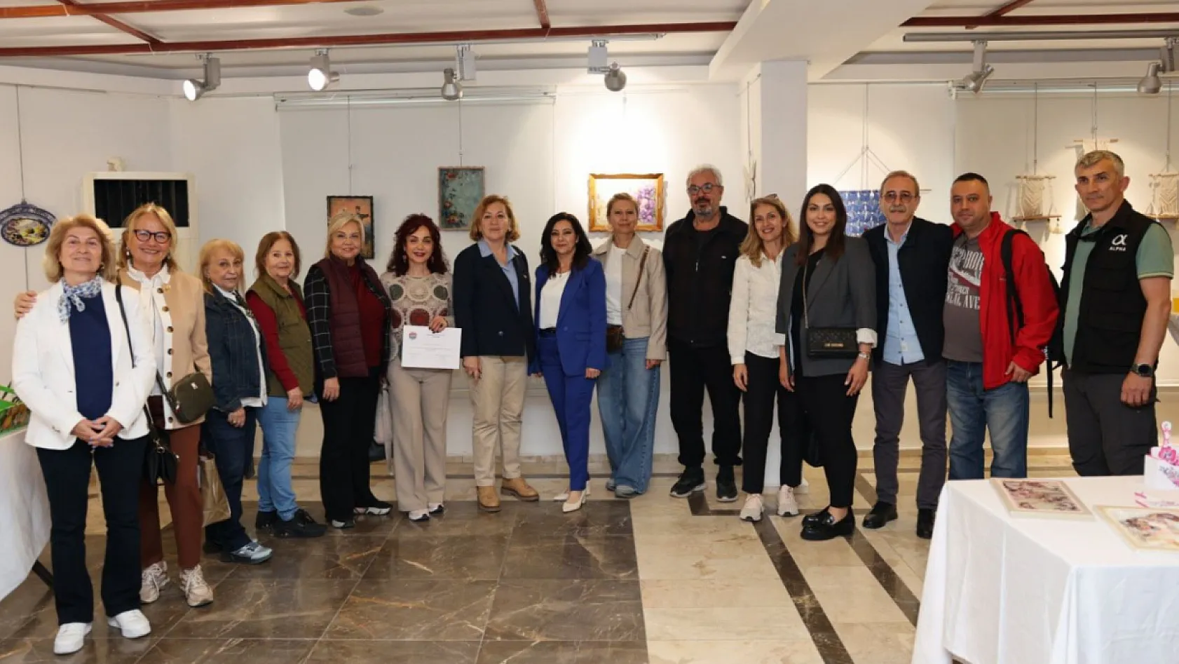 Marmaris'te el emeği eserler görücüye çıktı