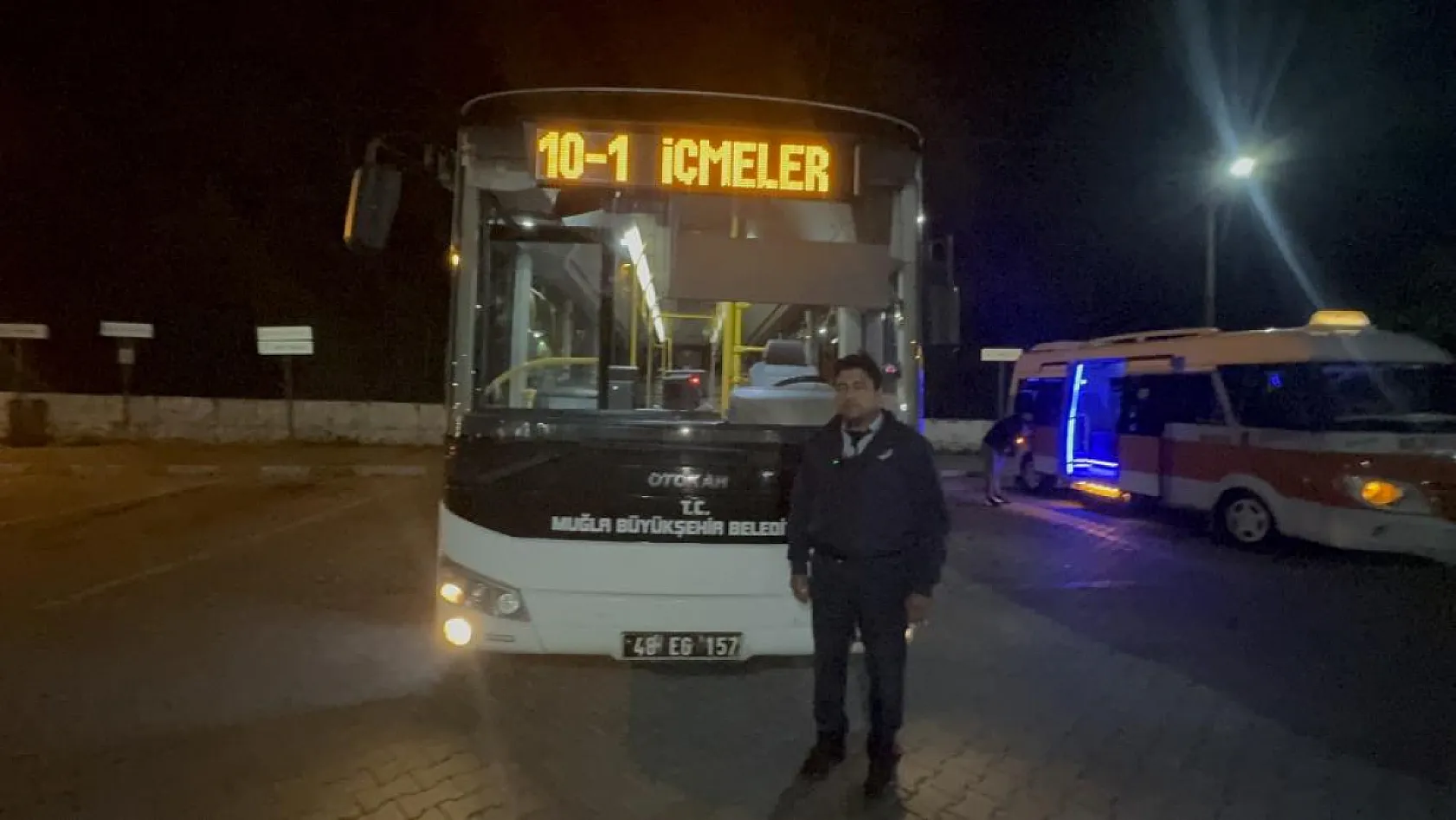 Marmaris'te Fenalaşan Öğrenciyi Hastaneye Yetiştiren Şoförden Örnek Davranış