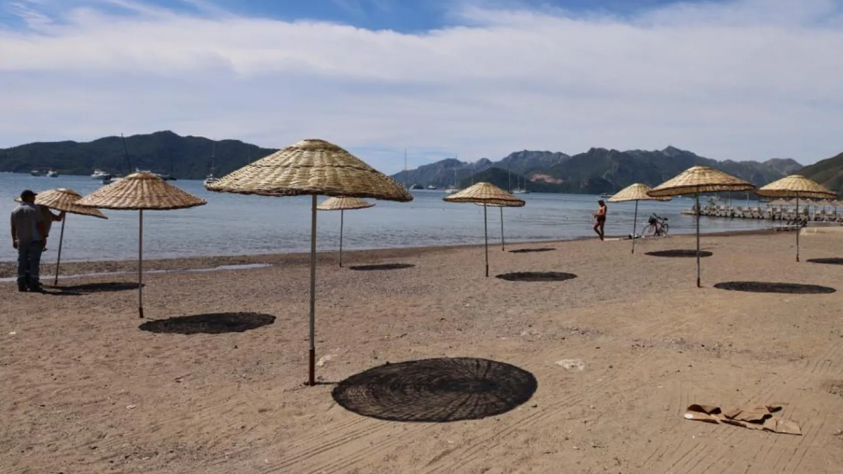 Marmaris'te halk plajları sezona hazırlanıyor