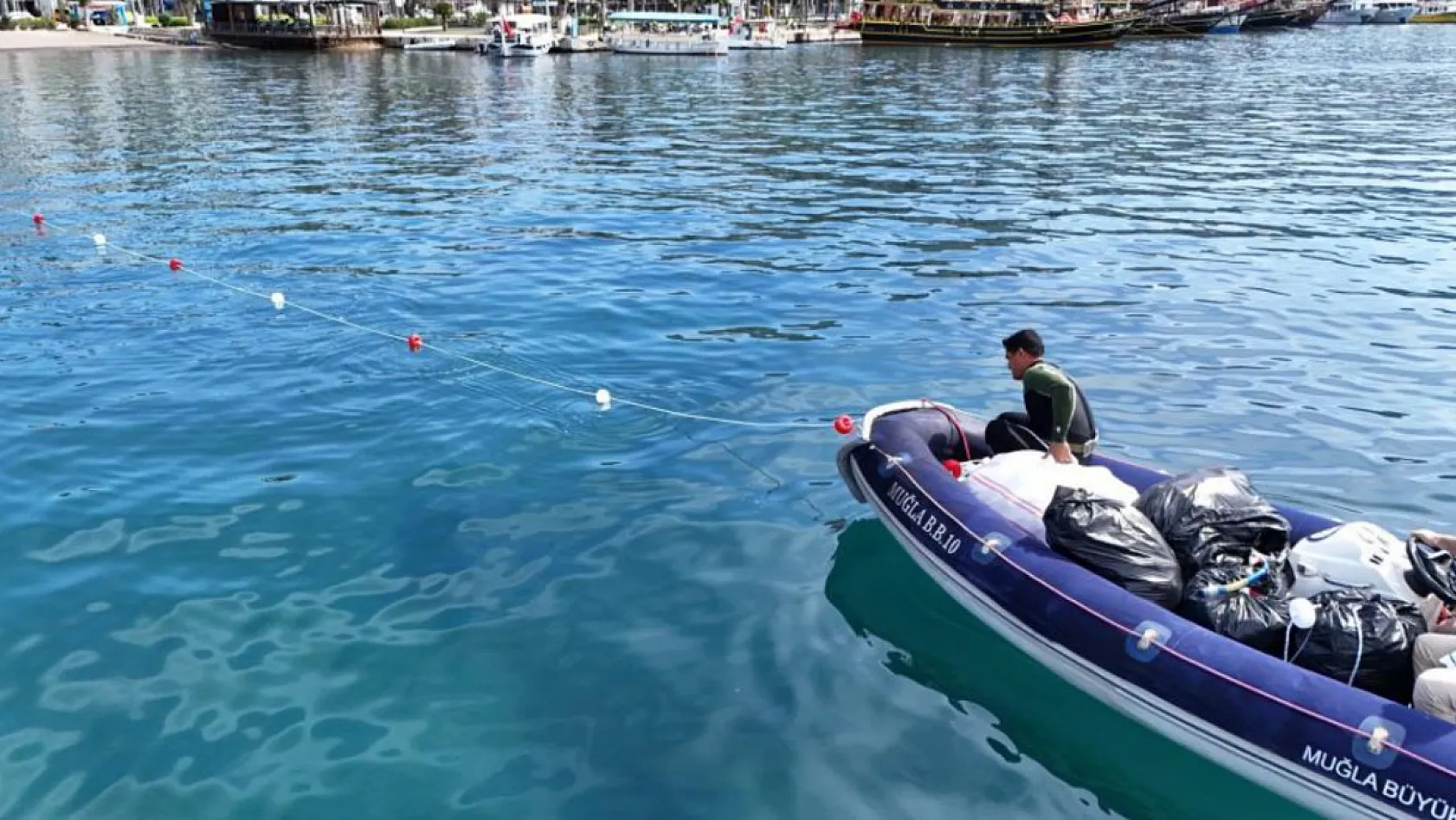 Marmaris'te halk plajları sezona hazırlanıyor