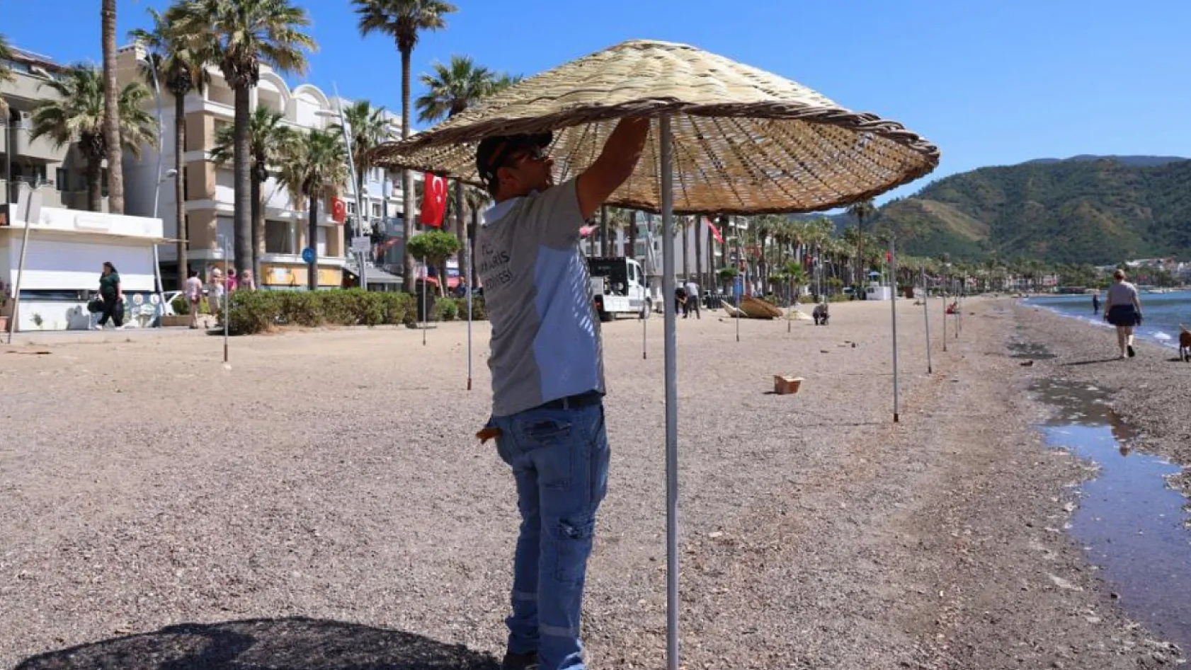 Marmaris'te halk plajları sezona hazırlanıyor