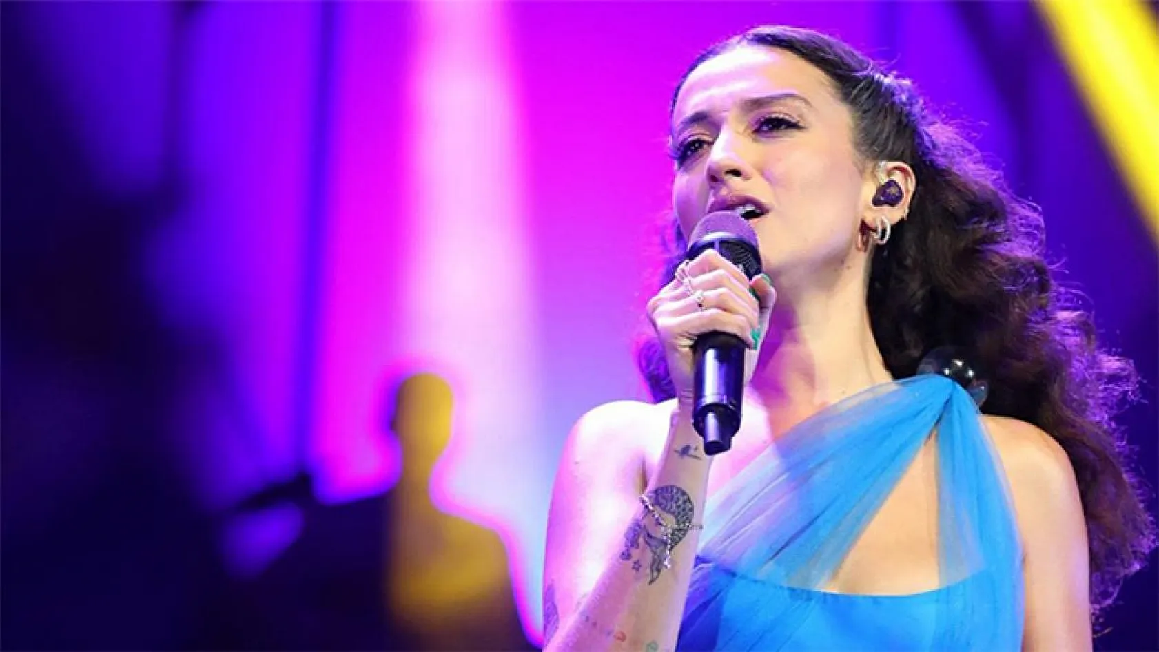 Melike Şahin'i 3 saat bekleyen öğretmenler, sahneye çıkmama sebebini öğrendiklerinde şok oldular