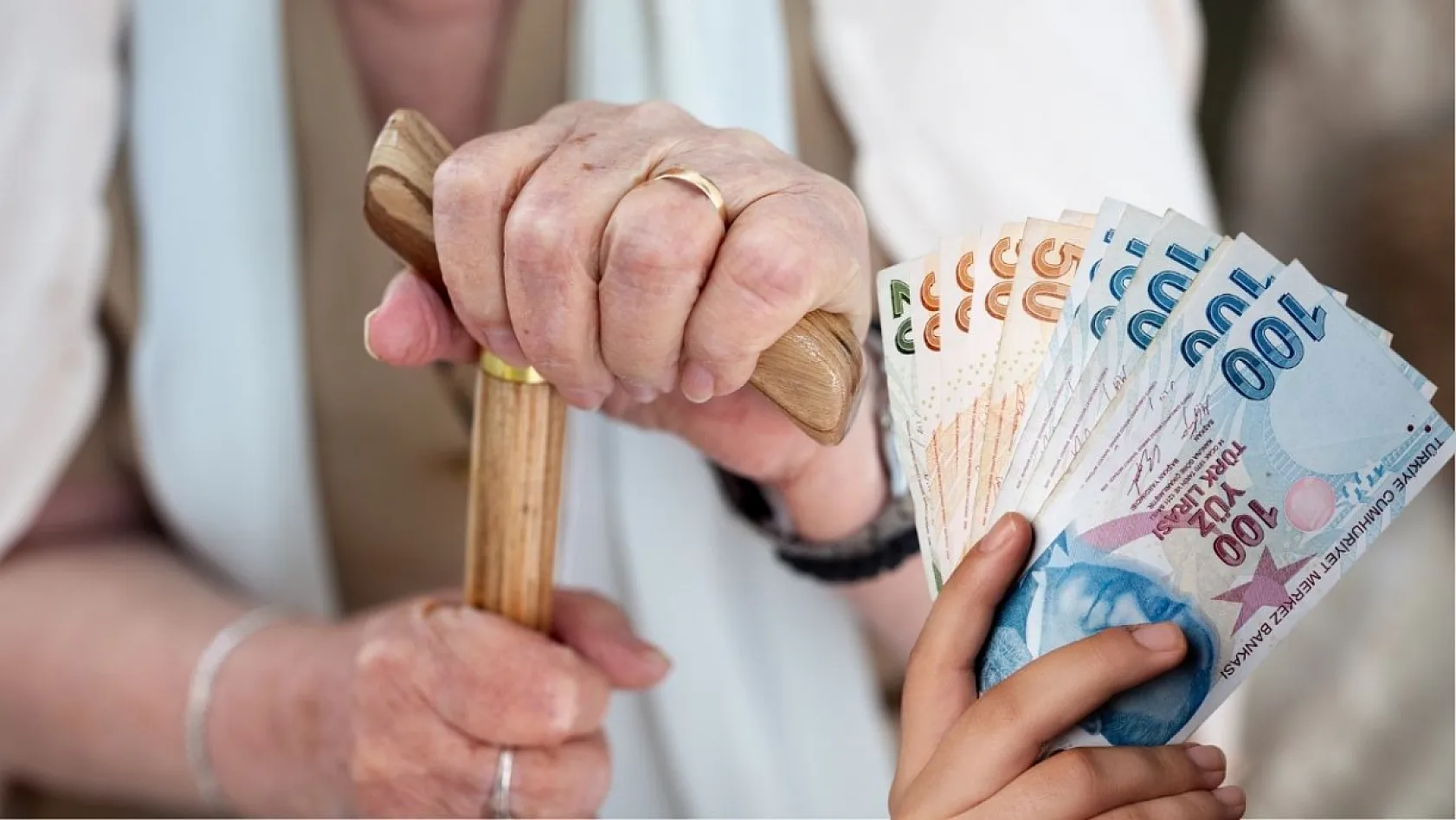 Emekli'ye Kasım'da 18 Bin Lira Müjdesi Gerçek mi? Hesaplara yatırılıyor iddiası!