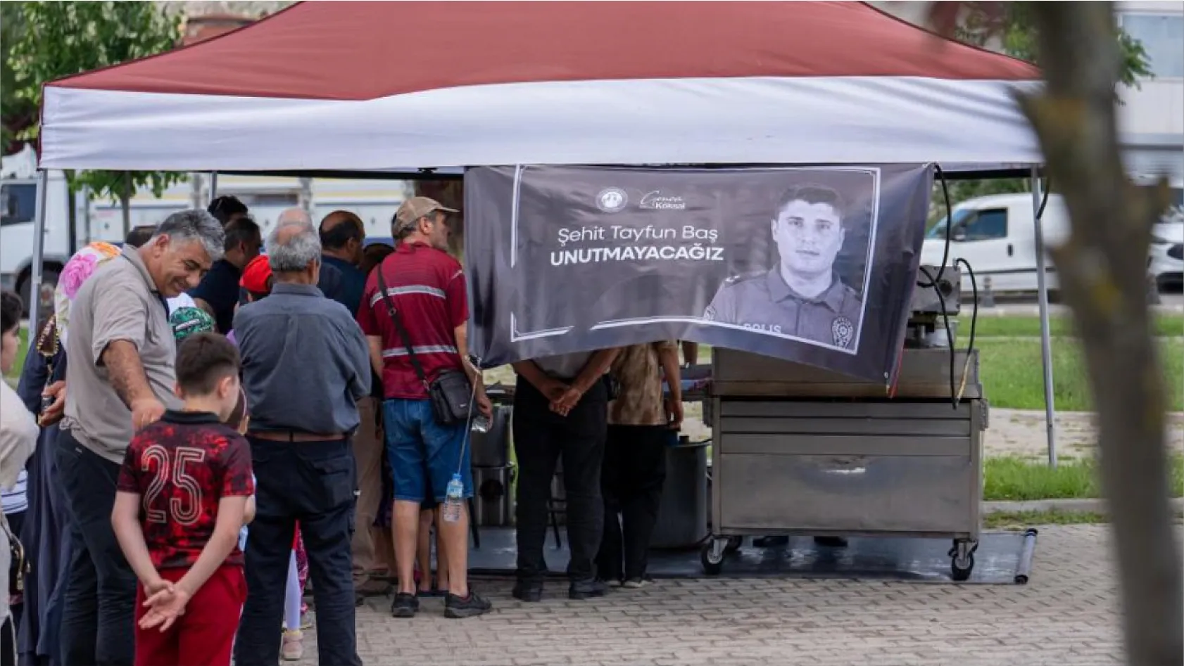 Menteşe Belediyesi Şehit Polis memuru için lokma hayrı yaptı