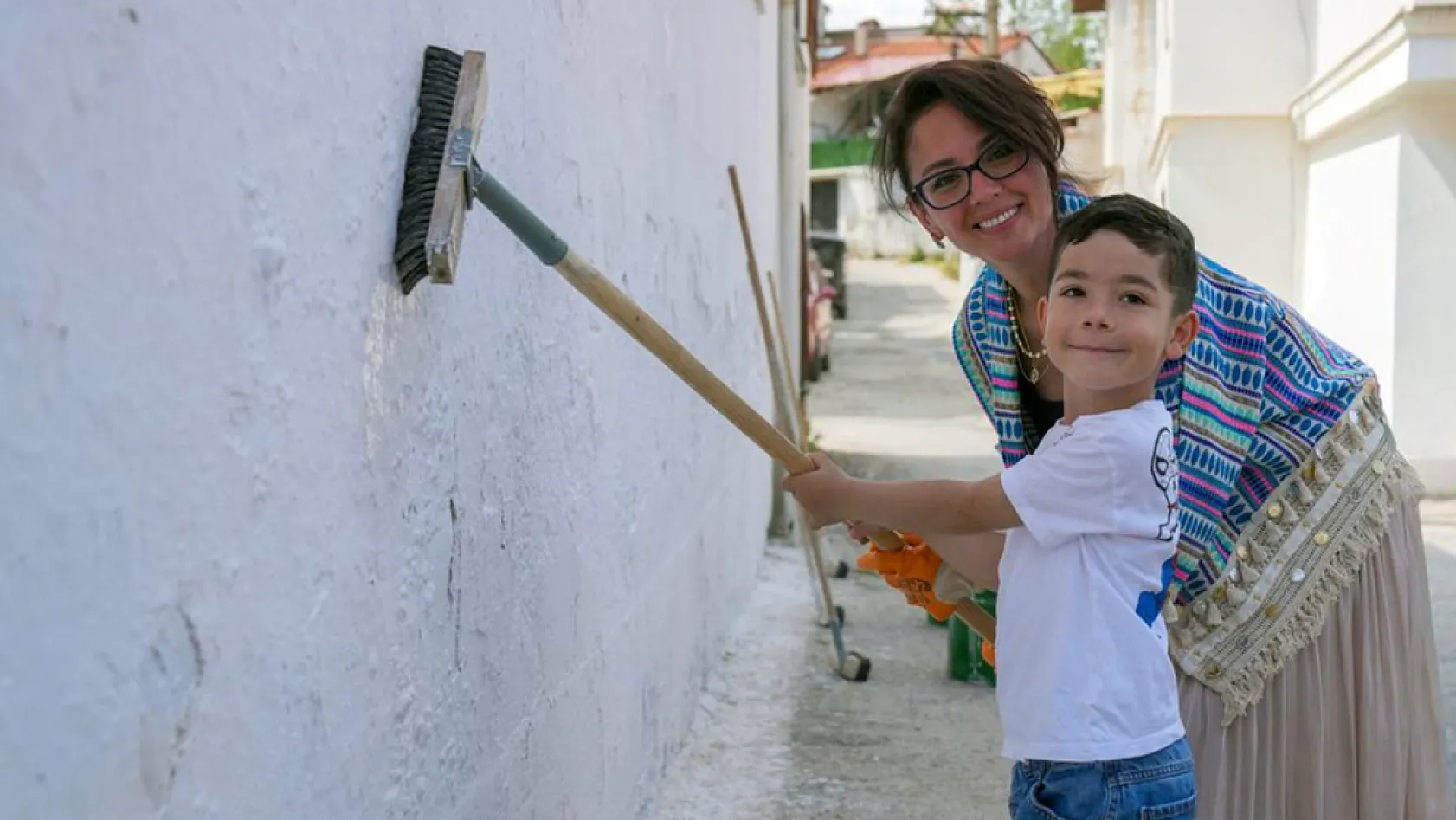 Menteşe'de 1 ton kireç dağıtıldı