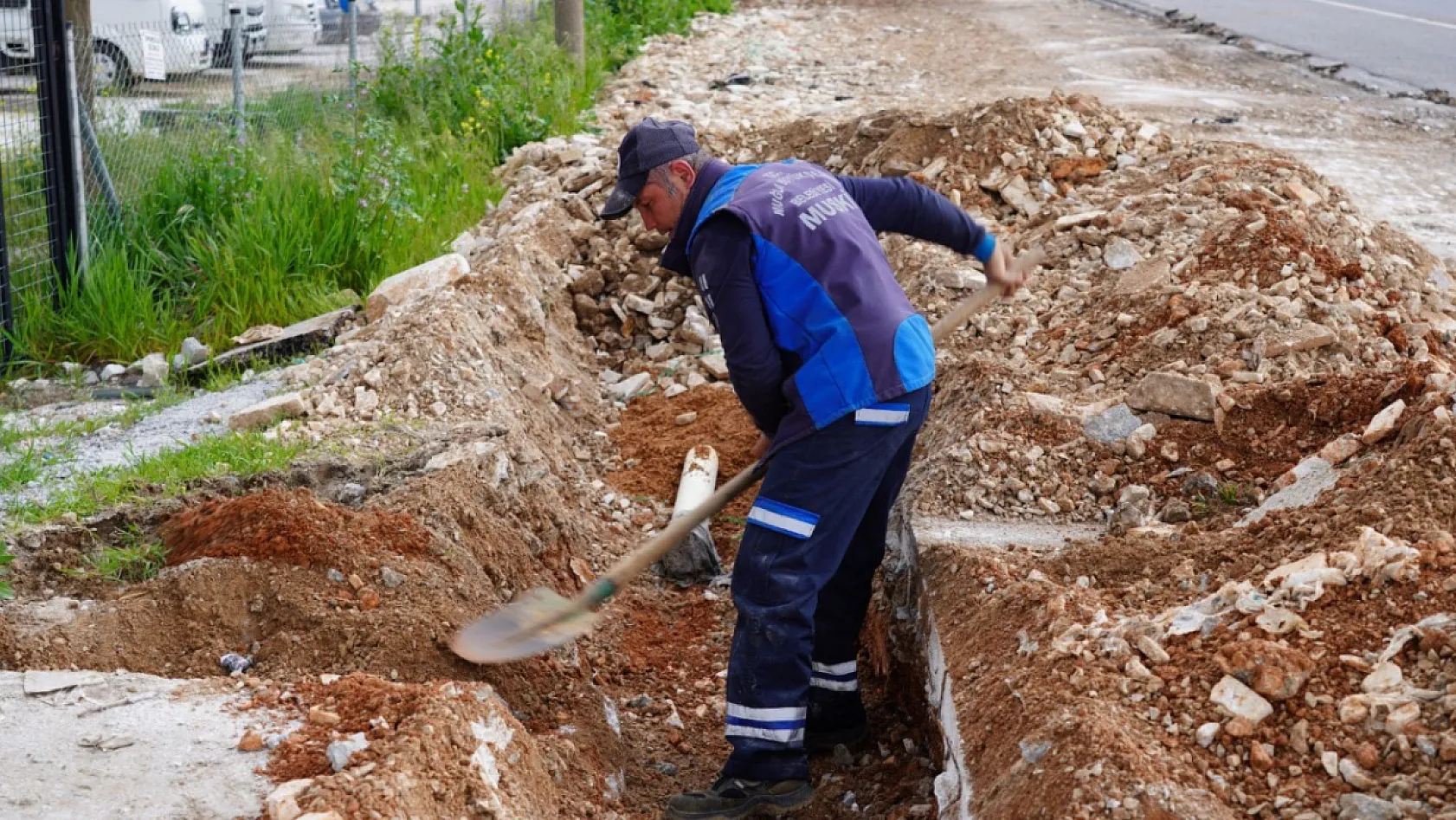 Menteşe'de içme suyu şebeke hatları yenileniyor