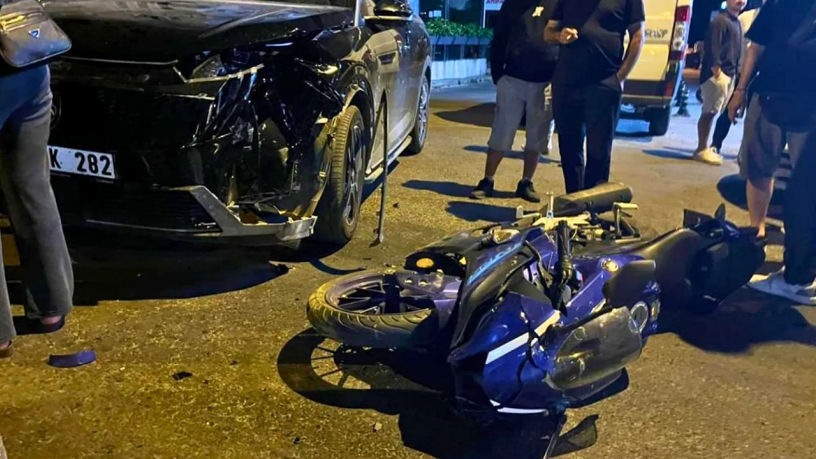 Menteşe'de ters yönden çıkan otomobil kazaya neden oldu