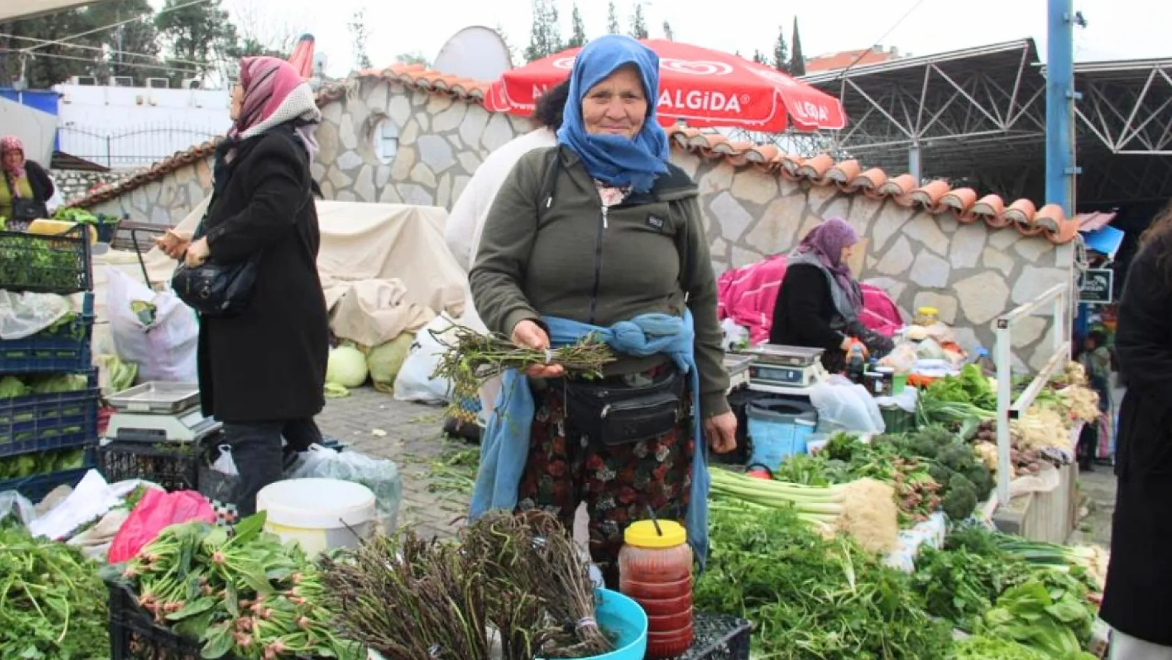 Menteşe Pazarında tilkişen sezonu başladı