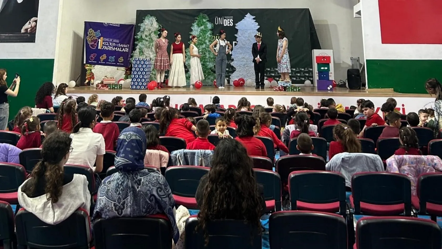 Menteşe'de çocuk tiyatrosu ilgiyle izlendi