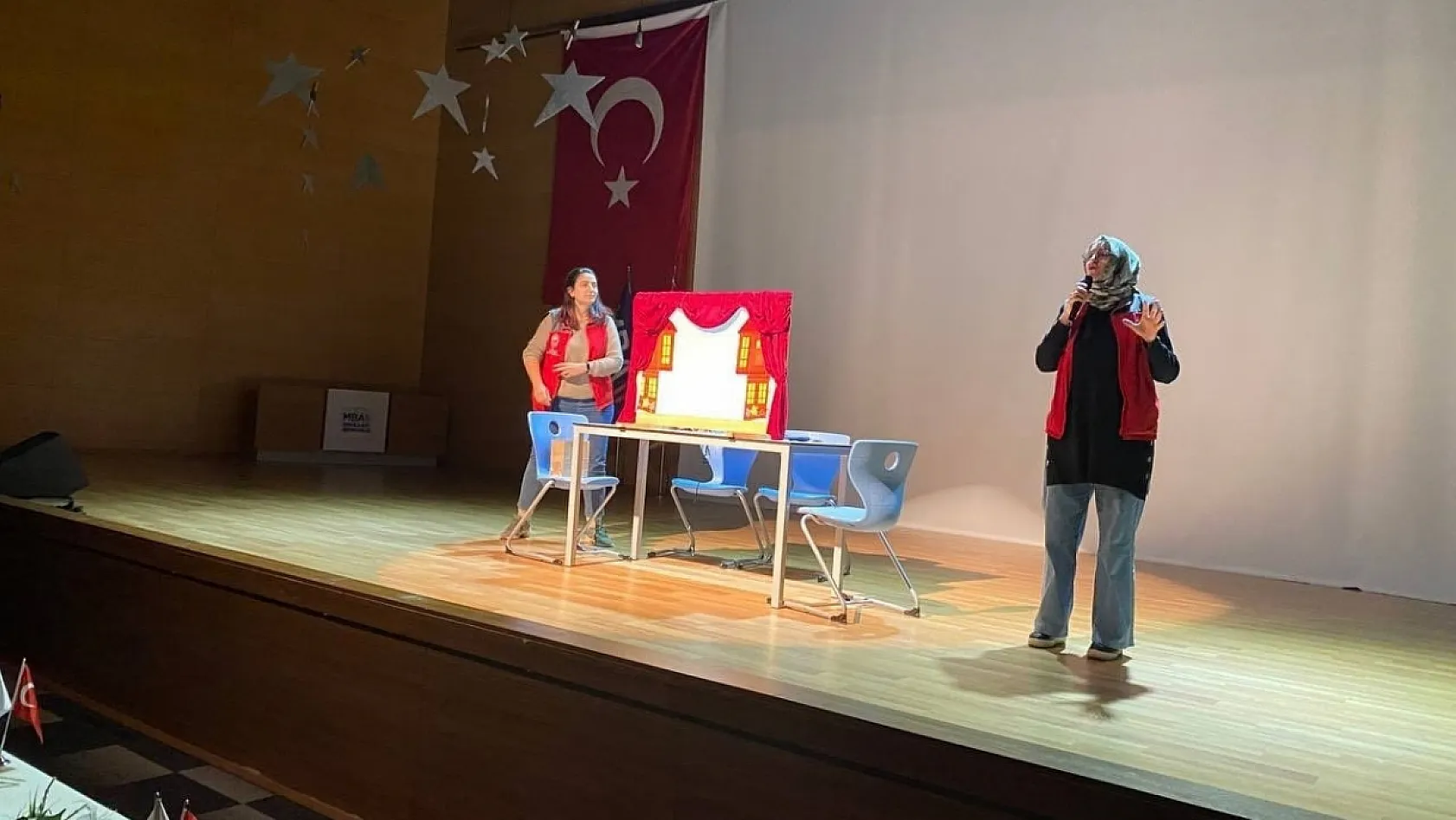 Menteşe'de çocuklar arıların dünyasını keşfetti