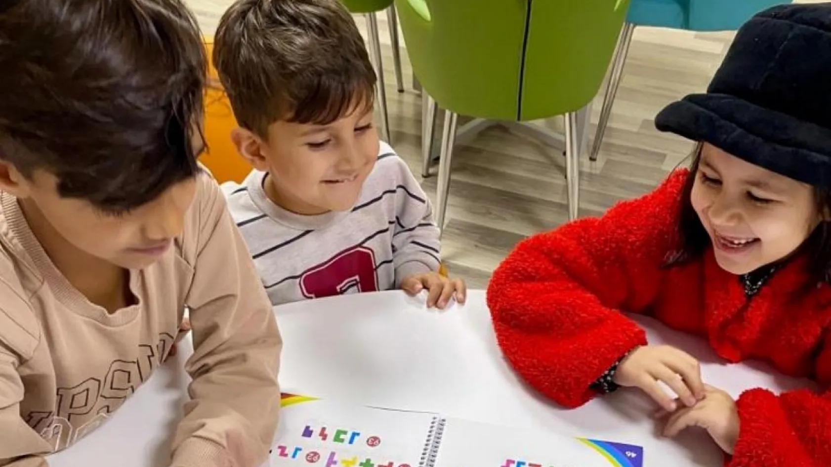 Menteşe'de çocuklar zeka oyunları ile yeteneklerini keşfediyor