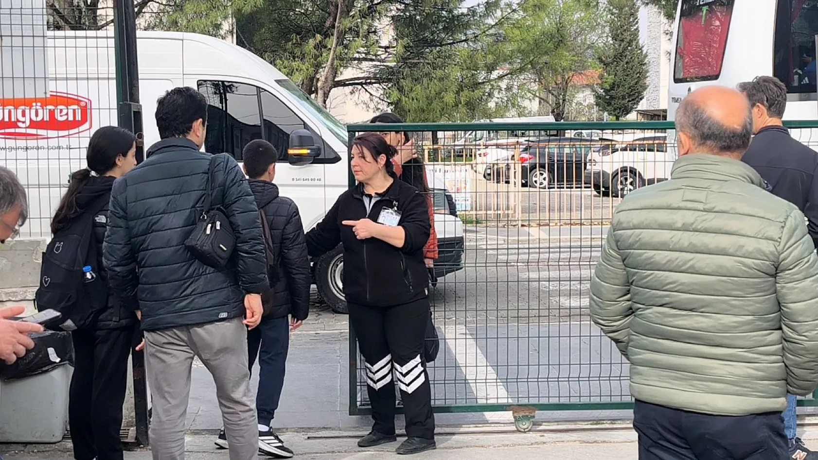Menteşe'de Okulların Etrafında Sıkı Güvenlik Önlemleri