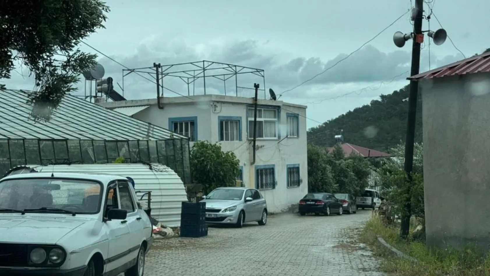 Mersin'de hastaneye kaldırılan aileden acı haber: 2 çocuk kurtarılamadı