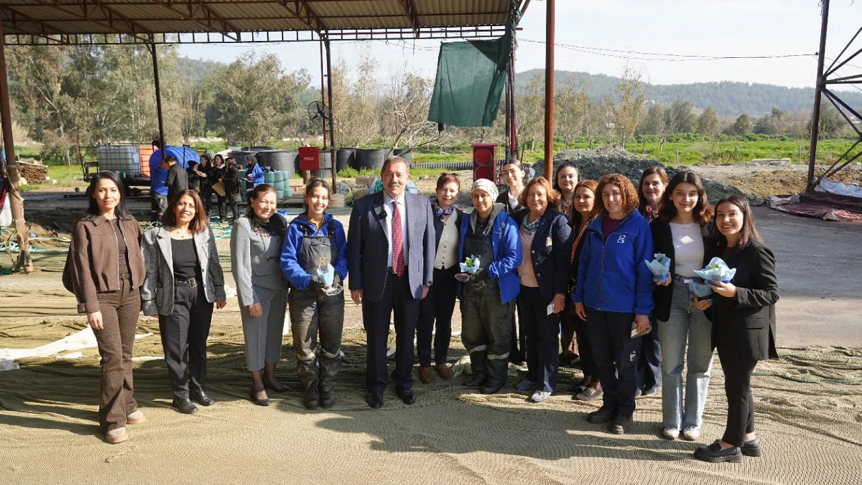 Milas Belediye Başkanı Fevzi Topuz'dan Emekçi Kadınlara 8 Mart Ziyareti