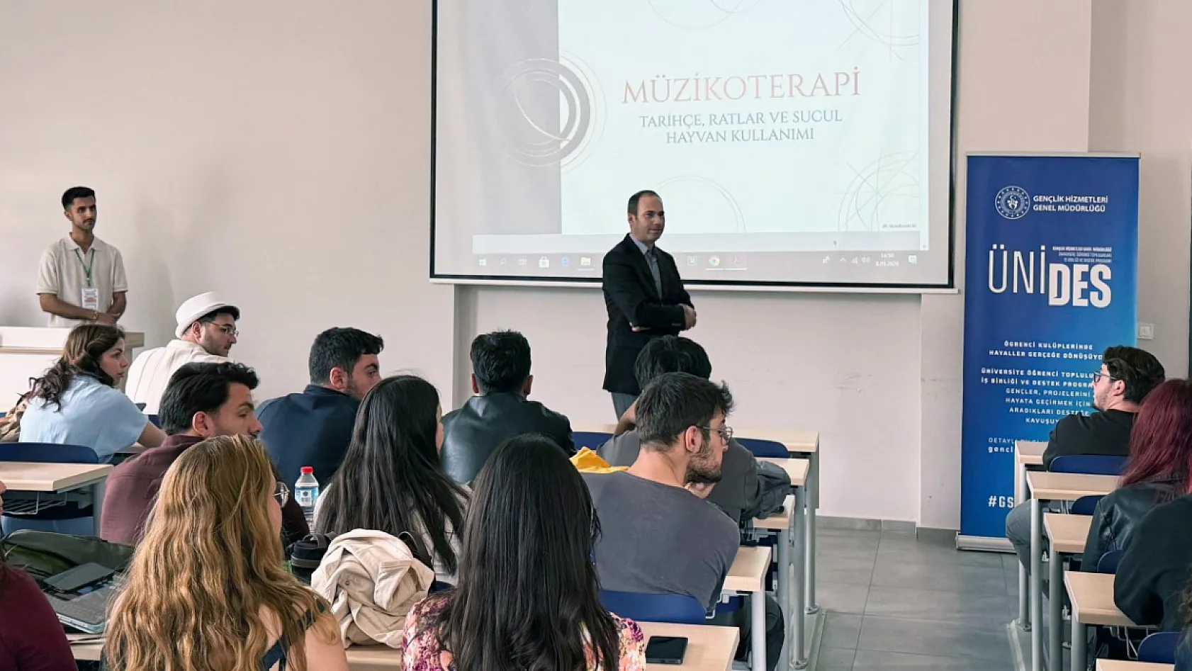 Milas Veterinerlik Fakültesi, müzik ve dayanışma şenliğine ev sahipliği yaptı