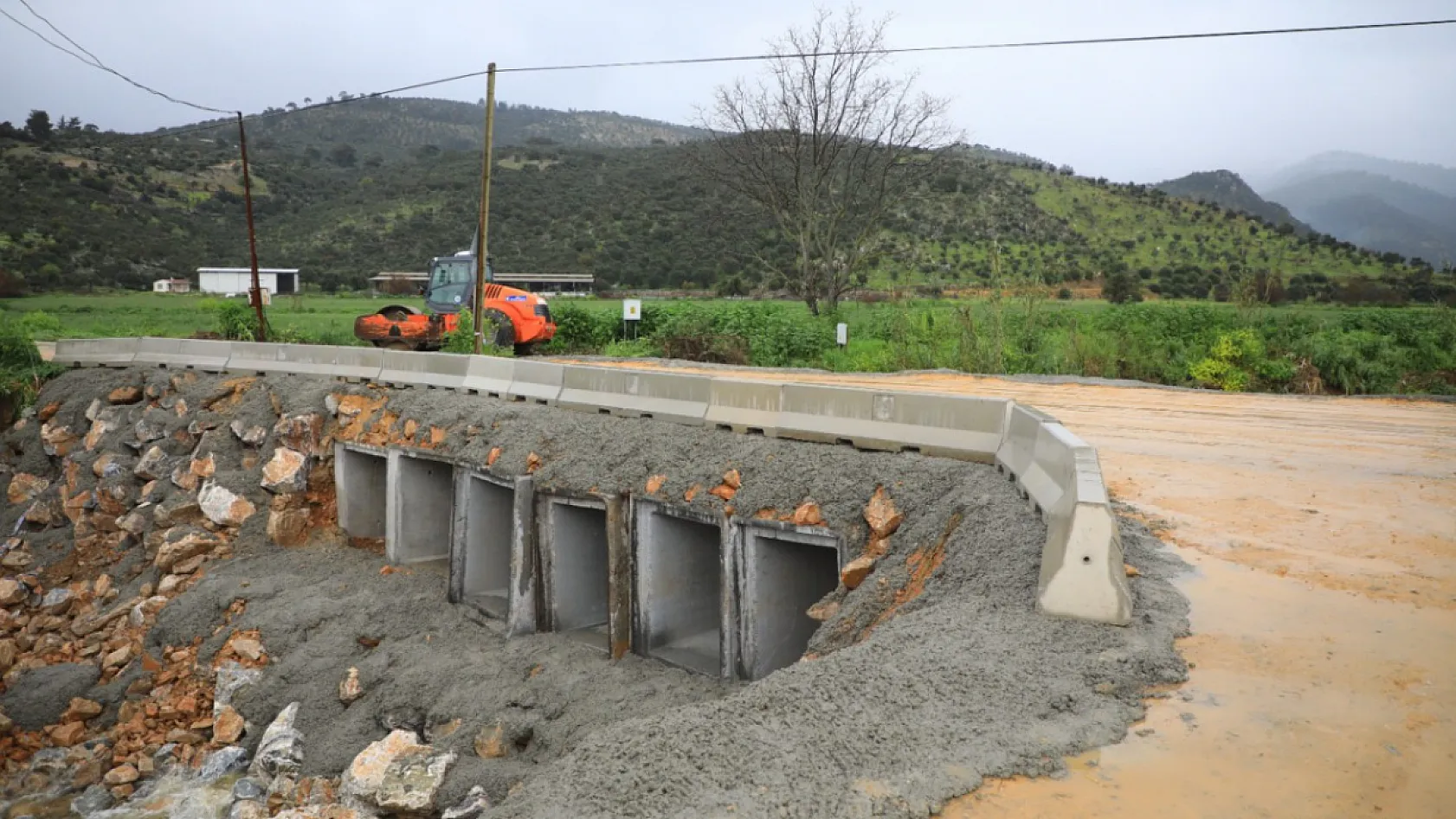 Milas'ta Çöken Köprüye Hızlı Müdahale