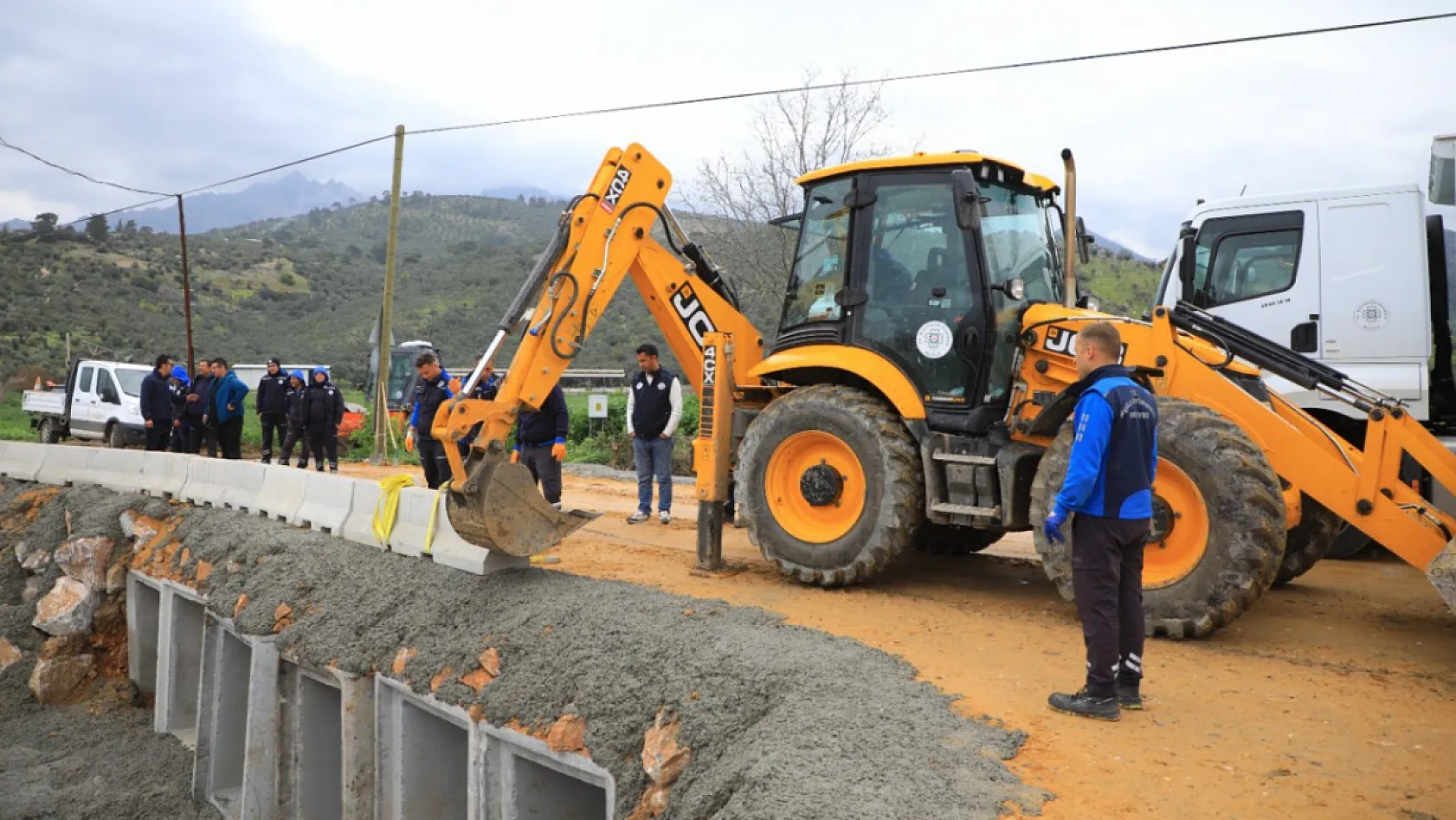 Milas'ta Çöken Köprüye Hızlı Müdahale