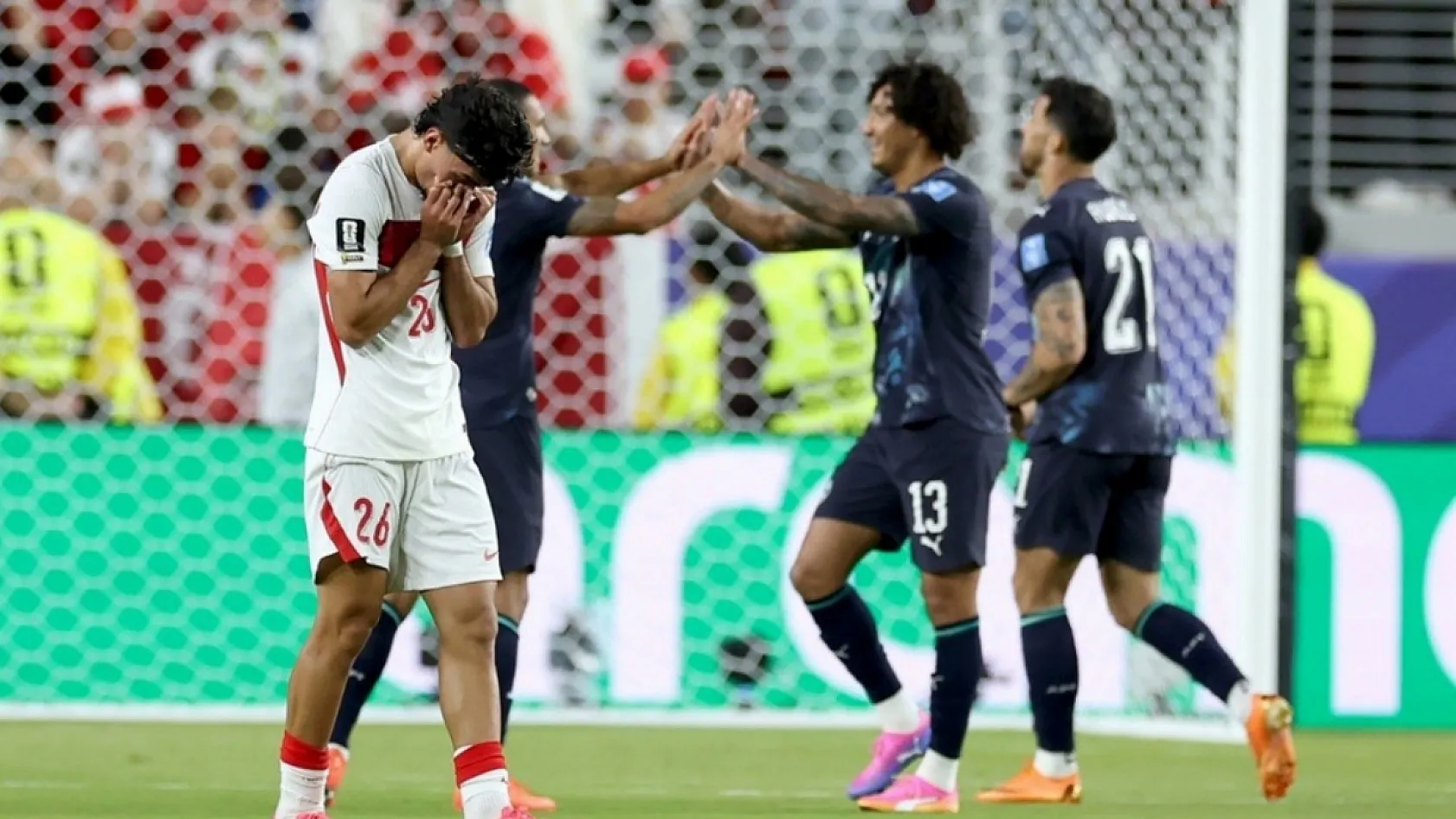 Milli futbolcular gözyaşlarını tutamadı