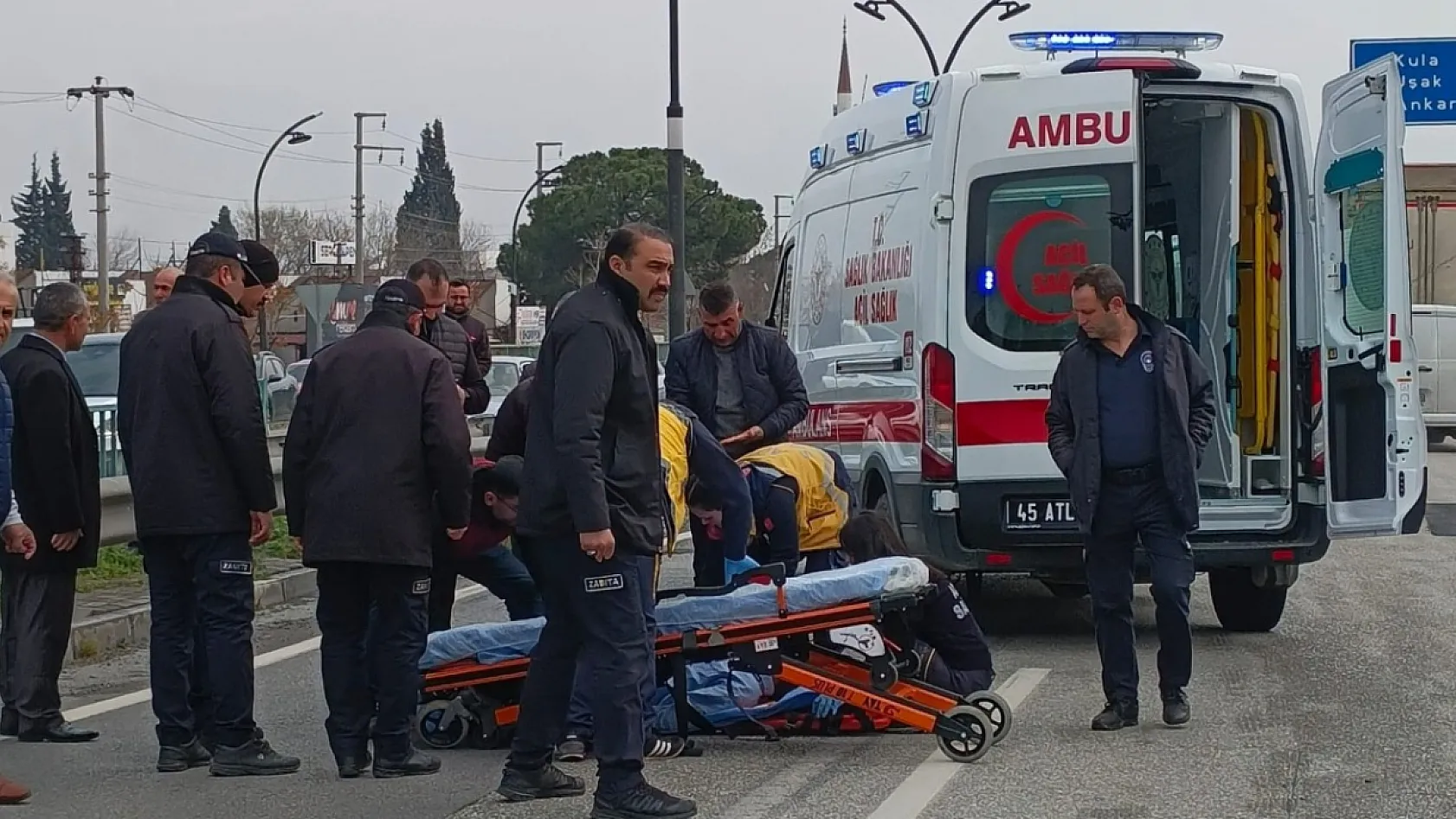 Minibüsün Çarptığı Yaşlı Adam Ağır Yaralandı