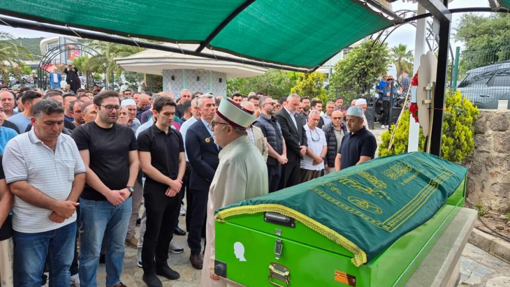 Bodrum'da motosikletin çarpması sonucu hayatını kaybeden imam son yolculuğuna uğurlandı