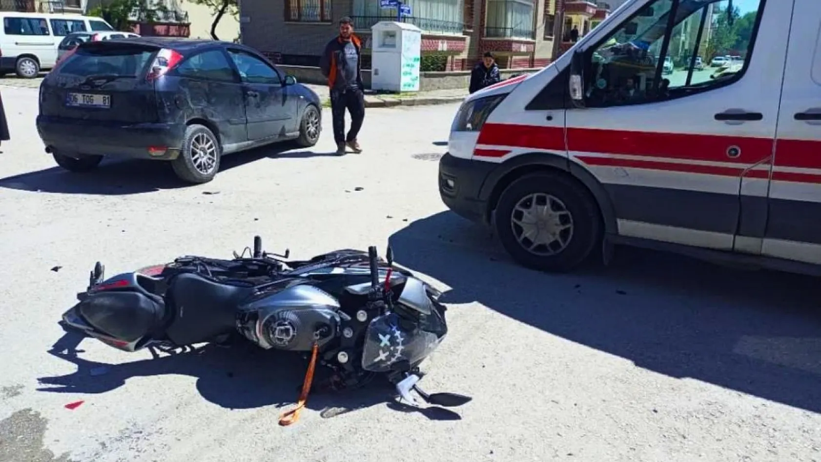 Motosikletiyle kaza geçiren 16 yaşındaki futbolcu çocuk hayatını kaybetti