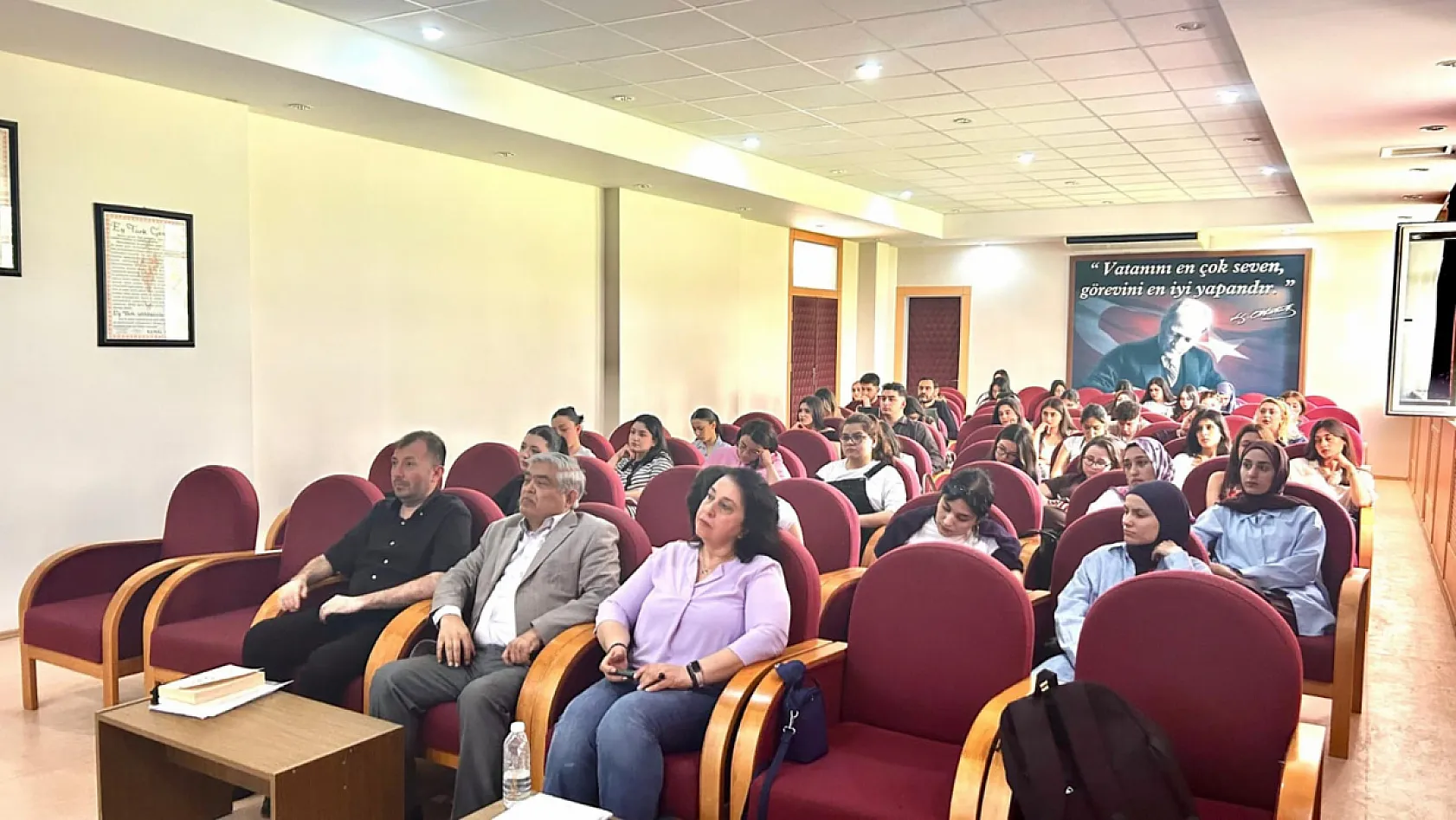 MSKÜ Metinbilim Öğrencileri Panelde Çalışmalarını Paylaştı