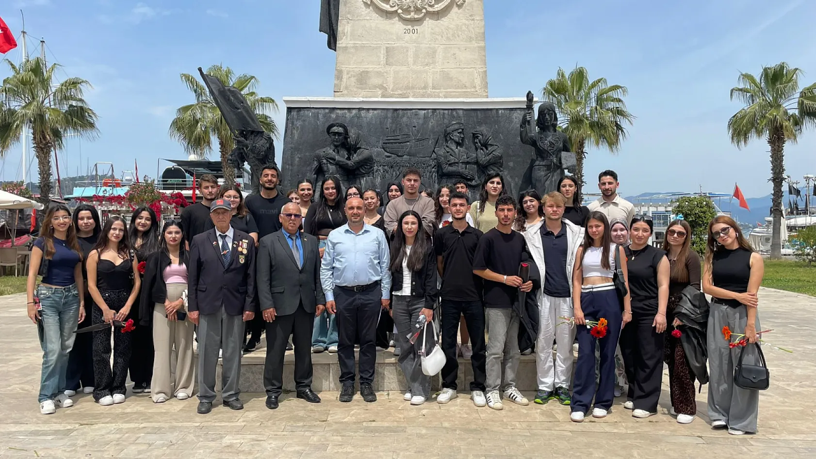 MSKÜ öğrencileri sosyal sorumluluk dersini şehit ailelerinin yanında işledi