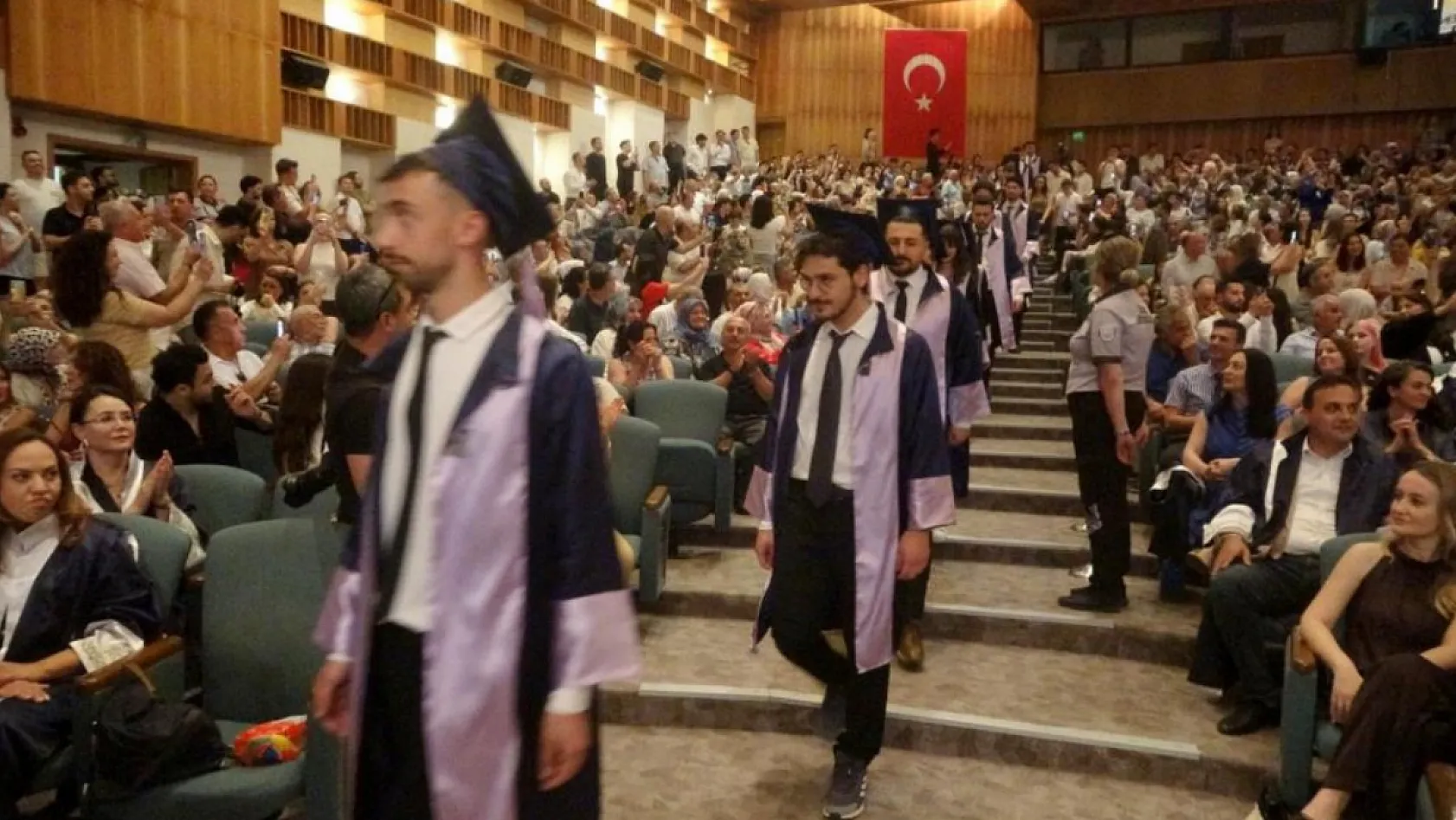 MSKÜ Tıp Fakültesi'nde 187 genç hekim şifa dağıtmak için yola çıktı
