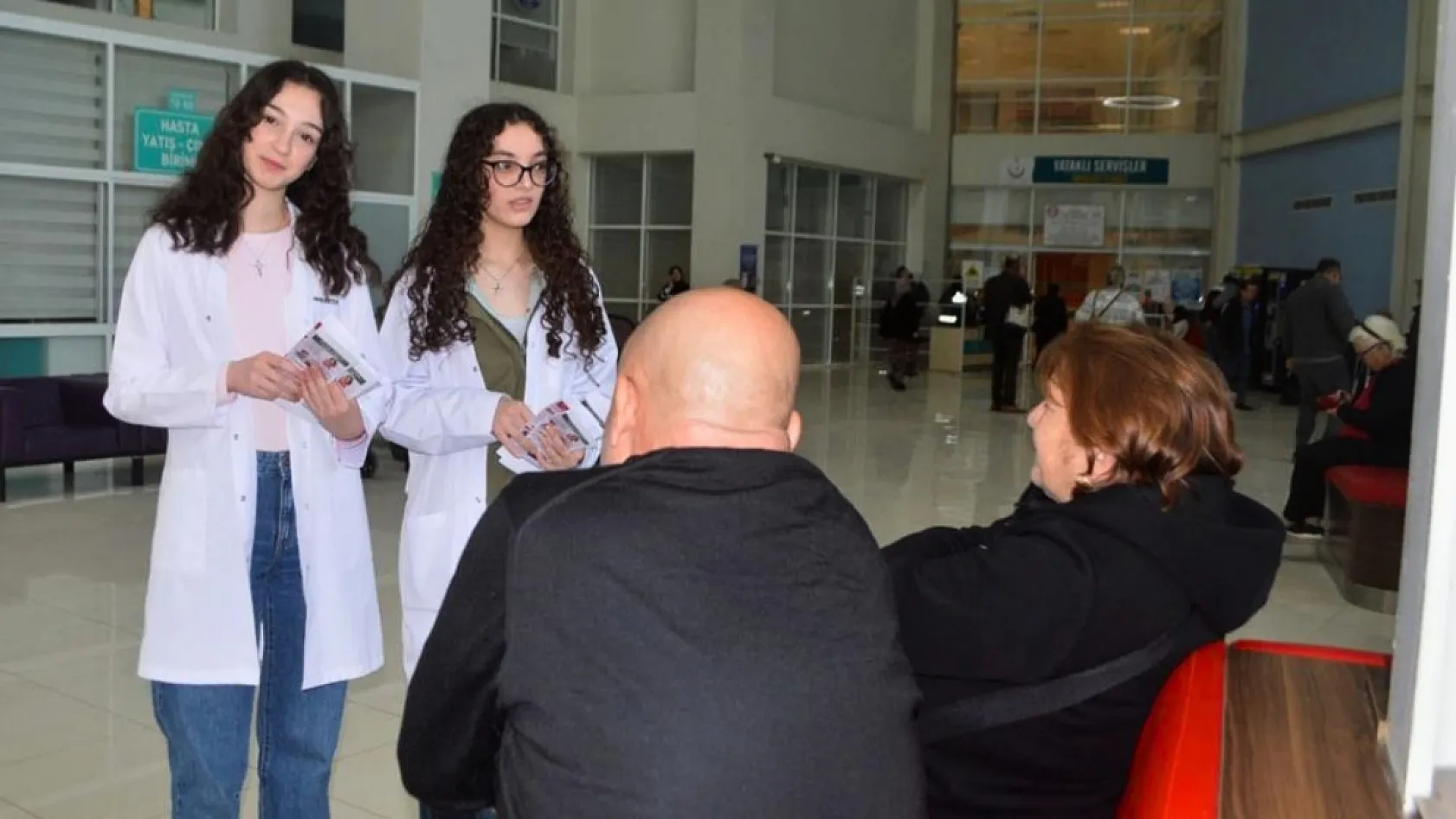 MSKÜ Tıp Fakültesi öğrencilerinden sigara dumanına karşı sosyal farkındalık projesi