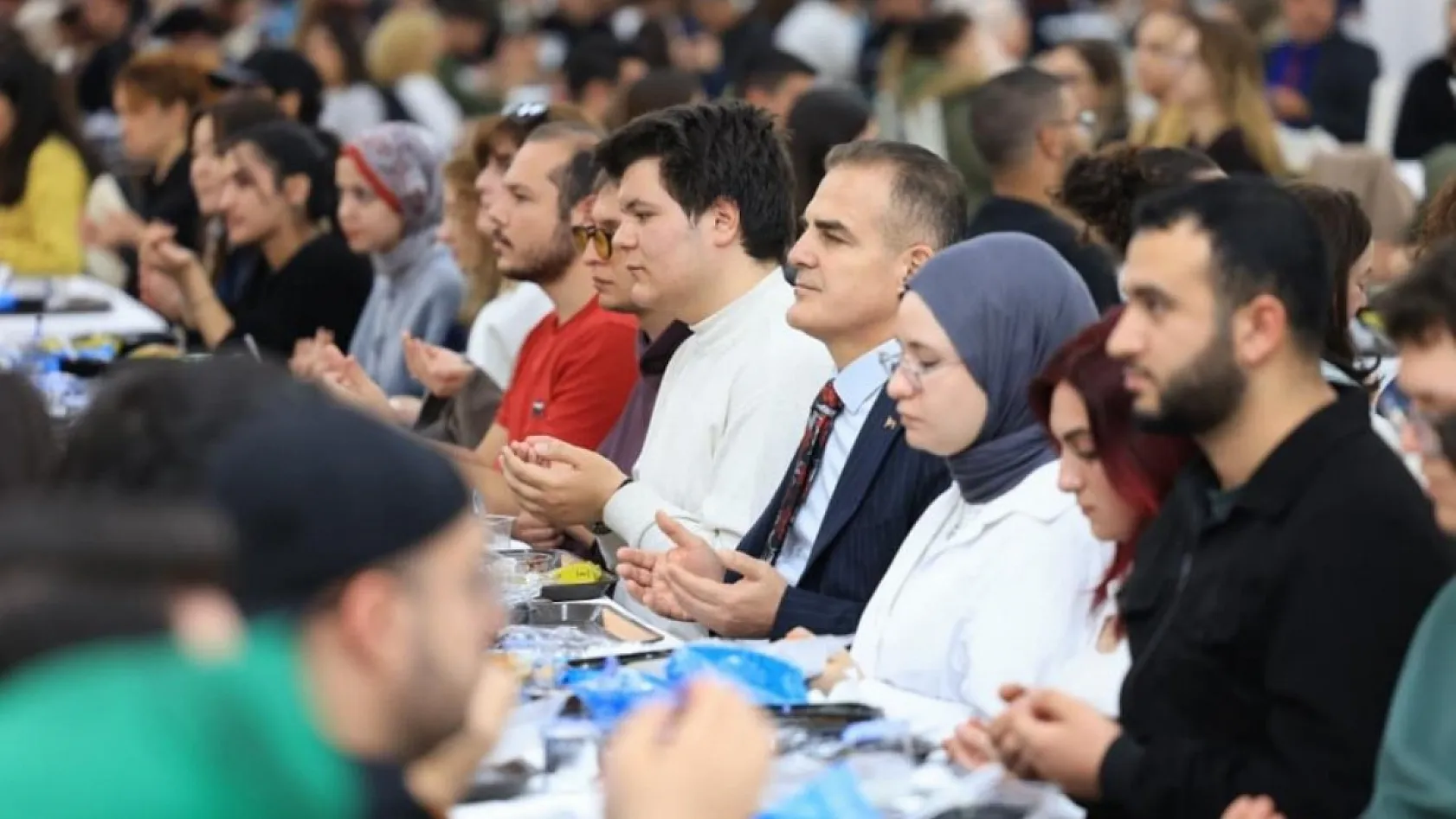 MSKÜ'de öğrenciler ve personel iftar sofrasında bir araya geldi