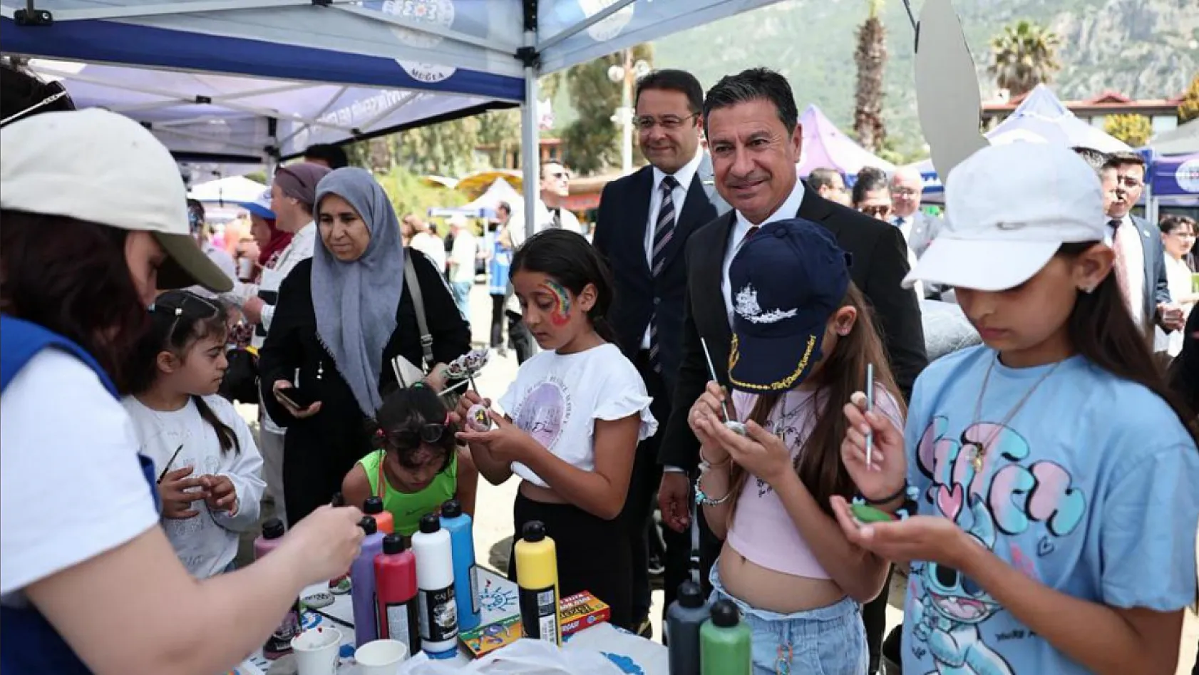 Muğla Akyaka'da 400 Engelli ve Ailesi Engelsiz Uçurtma Şenliği'nde Buluştu