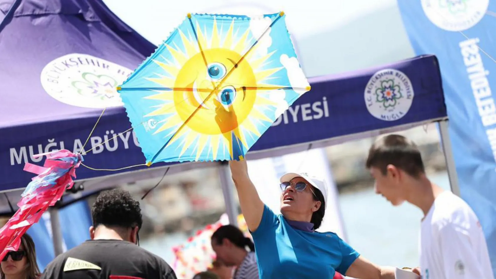 Muğla Akyaka'da 400 Engelli ve Ailesi Engelsiz Uçurtma Şenliği'nde Buluştu