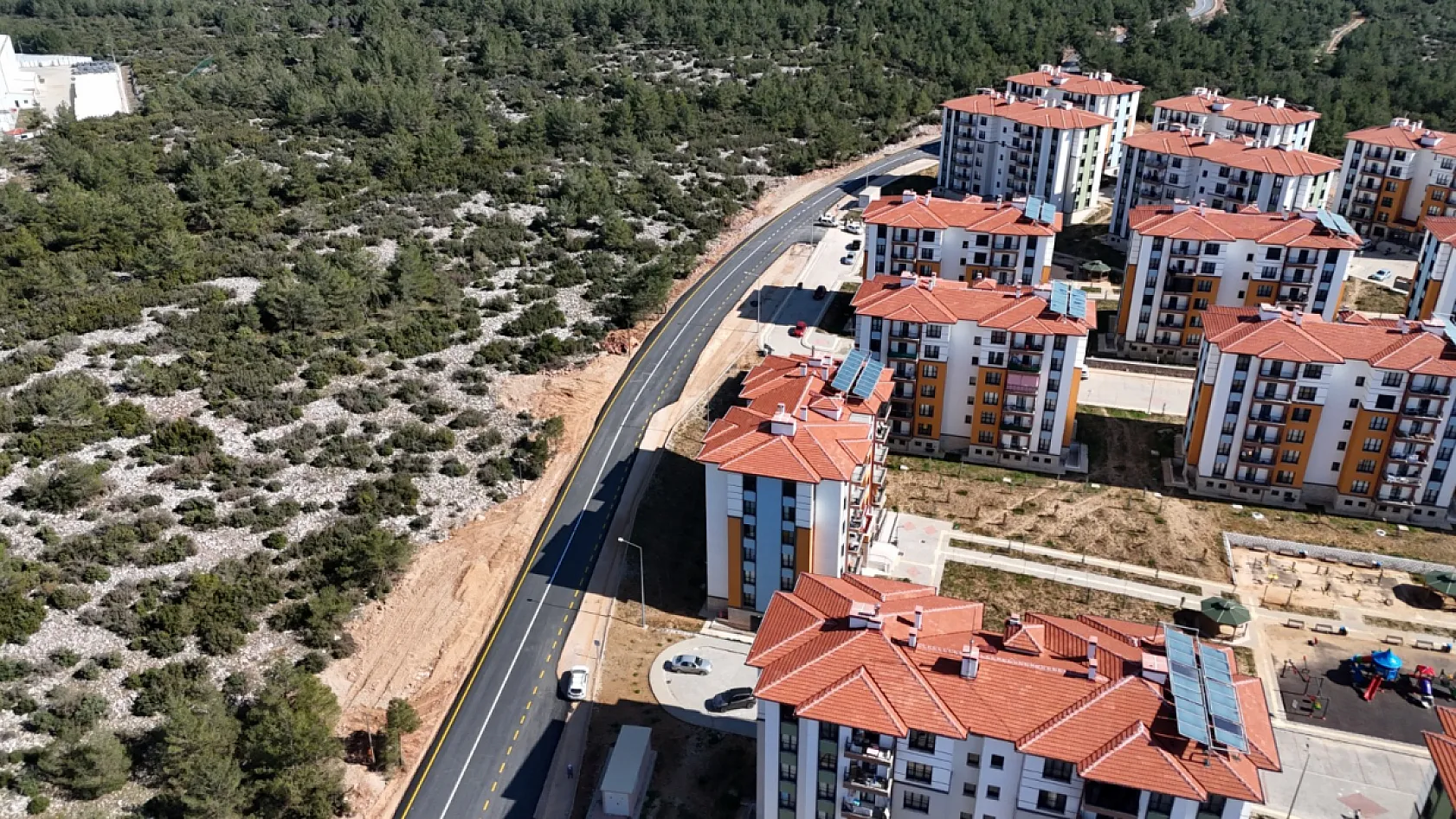 Muğla Büyükşehir Akçaova TOKİ'de Yol Sorununu Çözdü