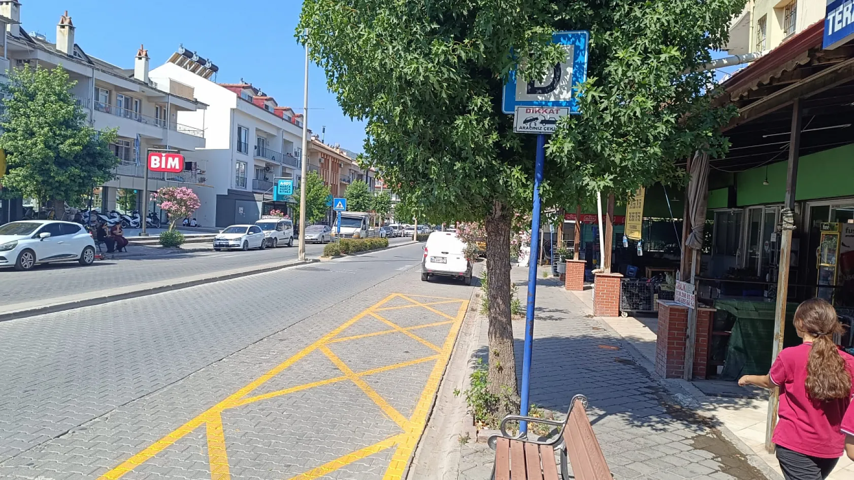 Muğla Büyükşehir'den Fethiye'de durak çizgilerine yenileme çalışması