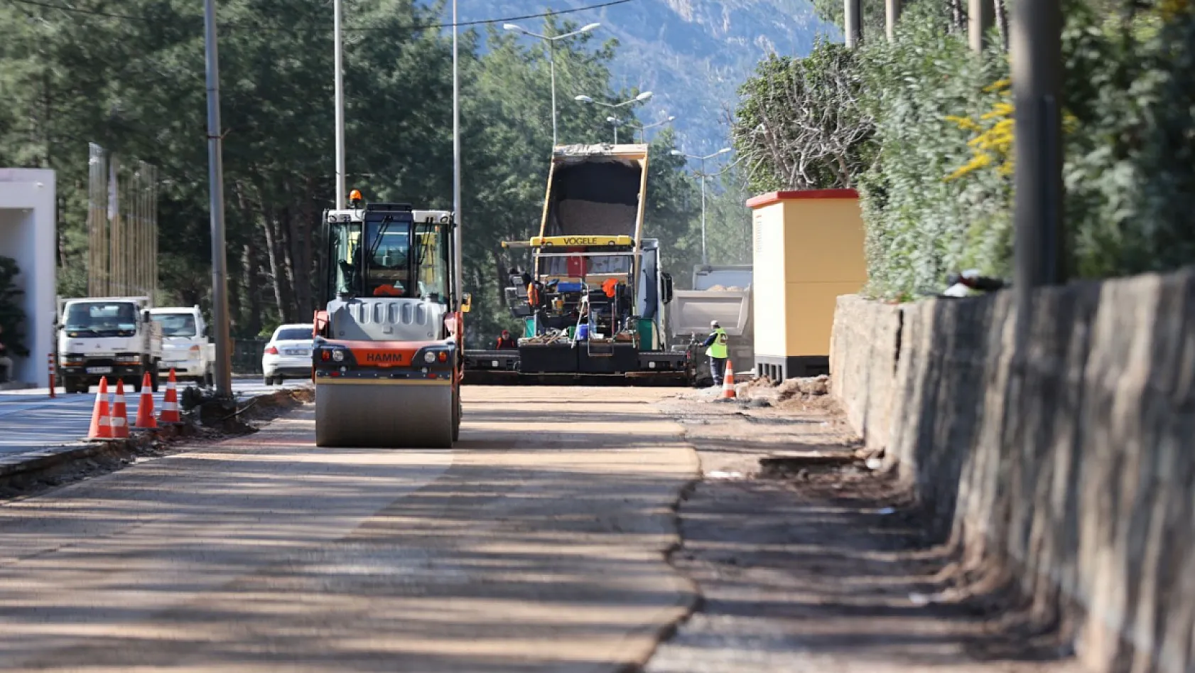 Muğla Büyükşehir, İçmeler'de 77 Milyon TL'lik Yol Çalışmasına Başladı