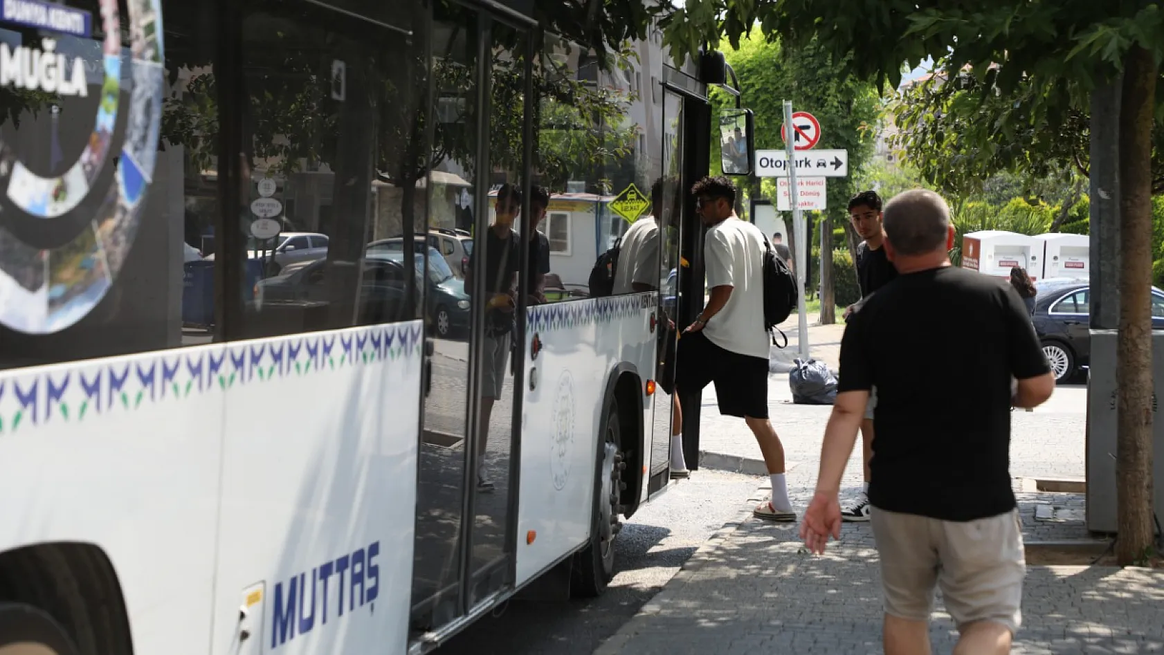 Muğla Büyükşehir, Muğla Kart Hizmetini Yerinde Sunuyor