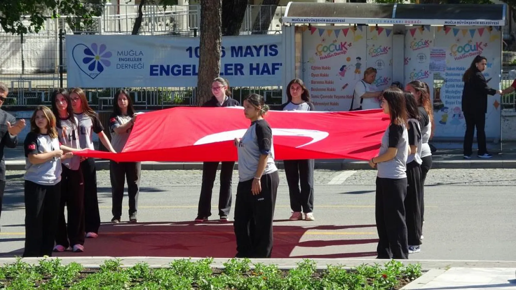 Muğla'da 19 Mayıs coşkusu Gençlik Haftası çelenk sunma töreniyle başladı