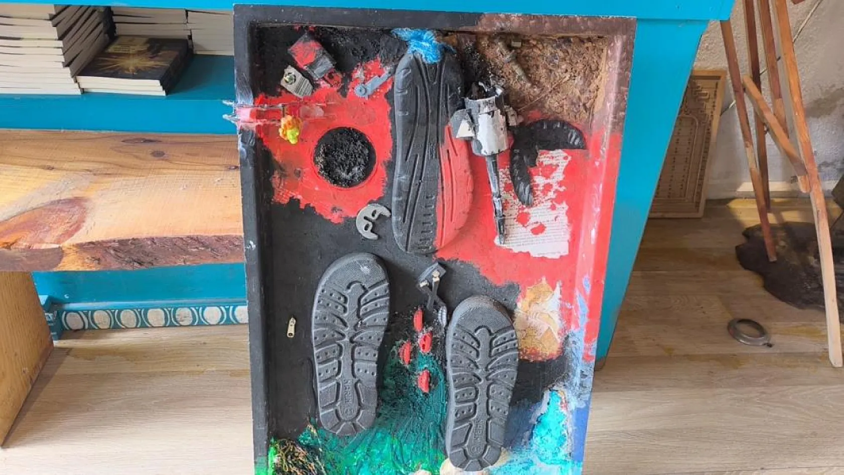 Muğla'da çöpten sanat üretiyor