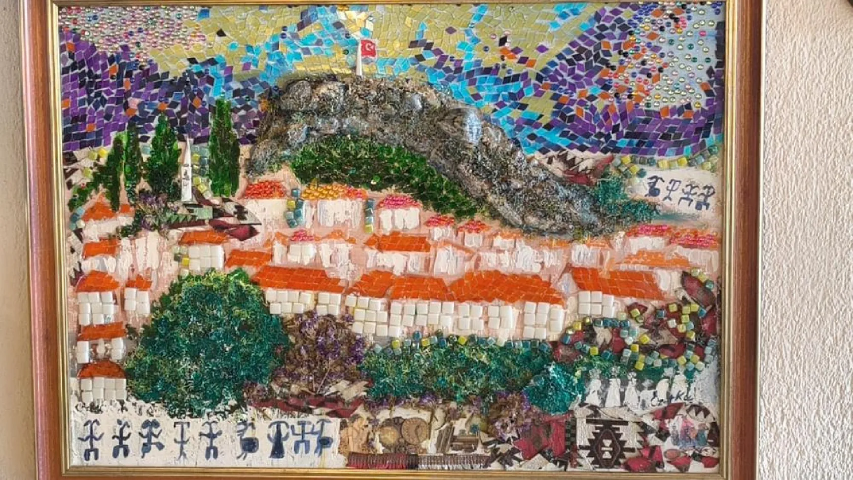 Muğla'da çöpten sanat üretiyor